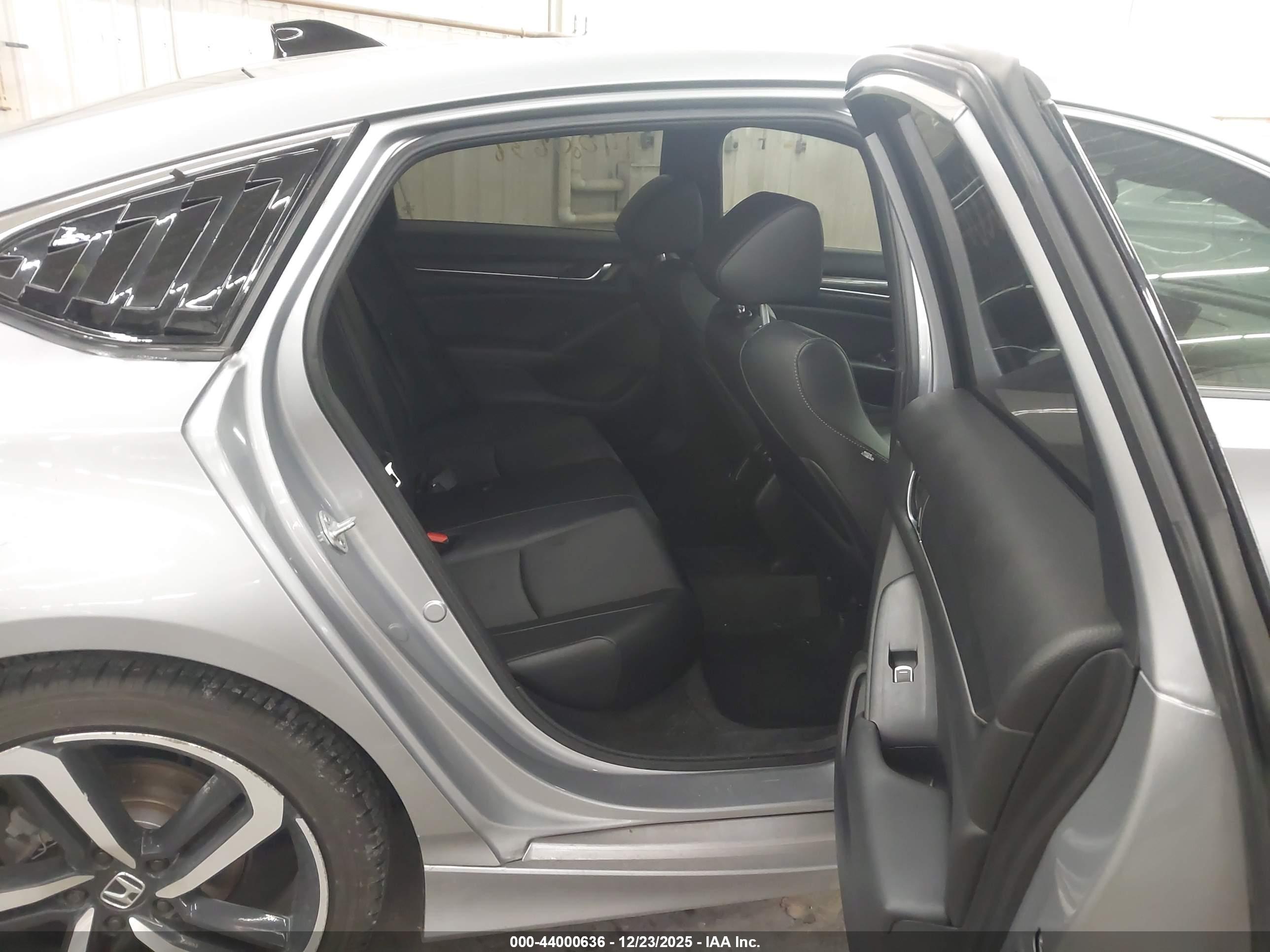 HONDA ACCORD image 8