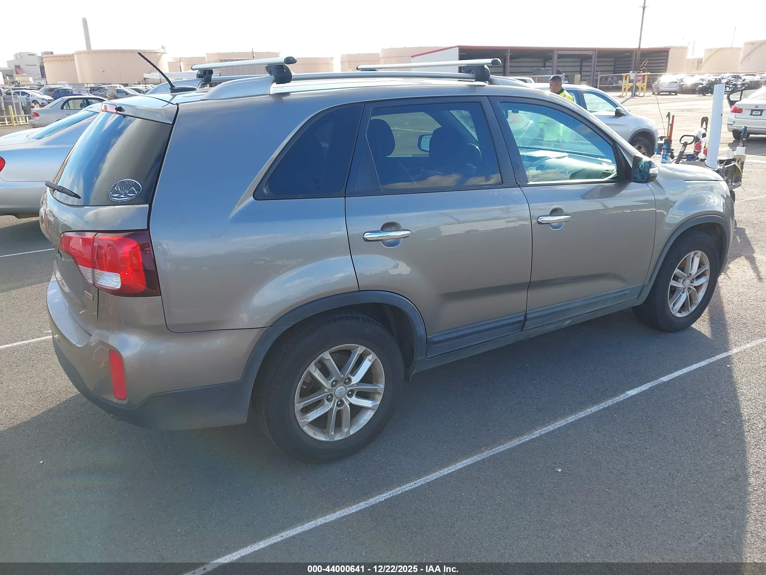 KIA SORENTO image 4