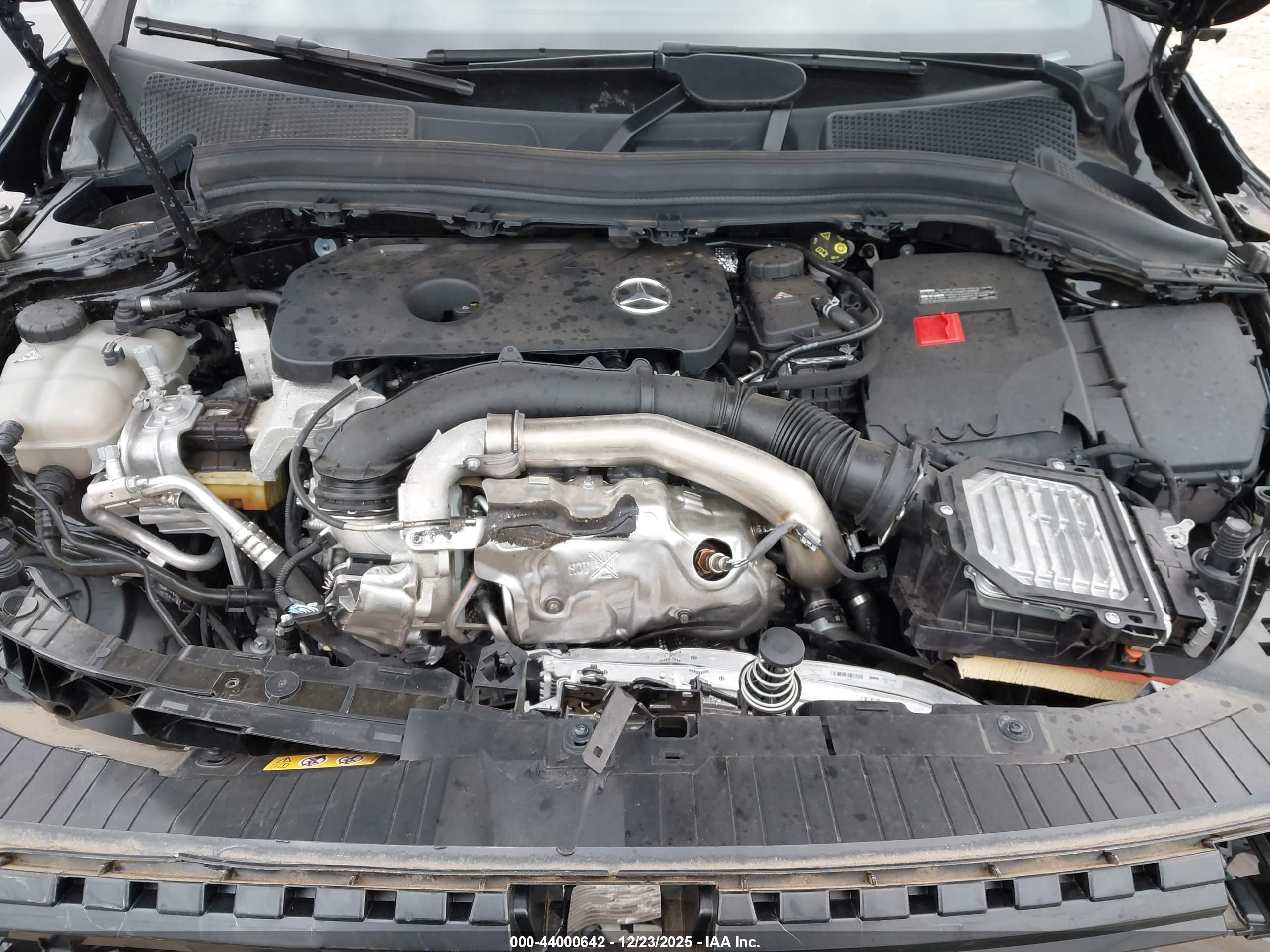 MERCEDES-BENZ GLA image 10