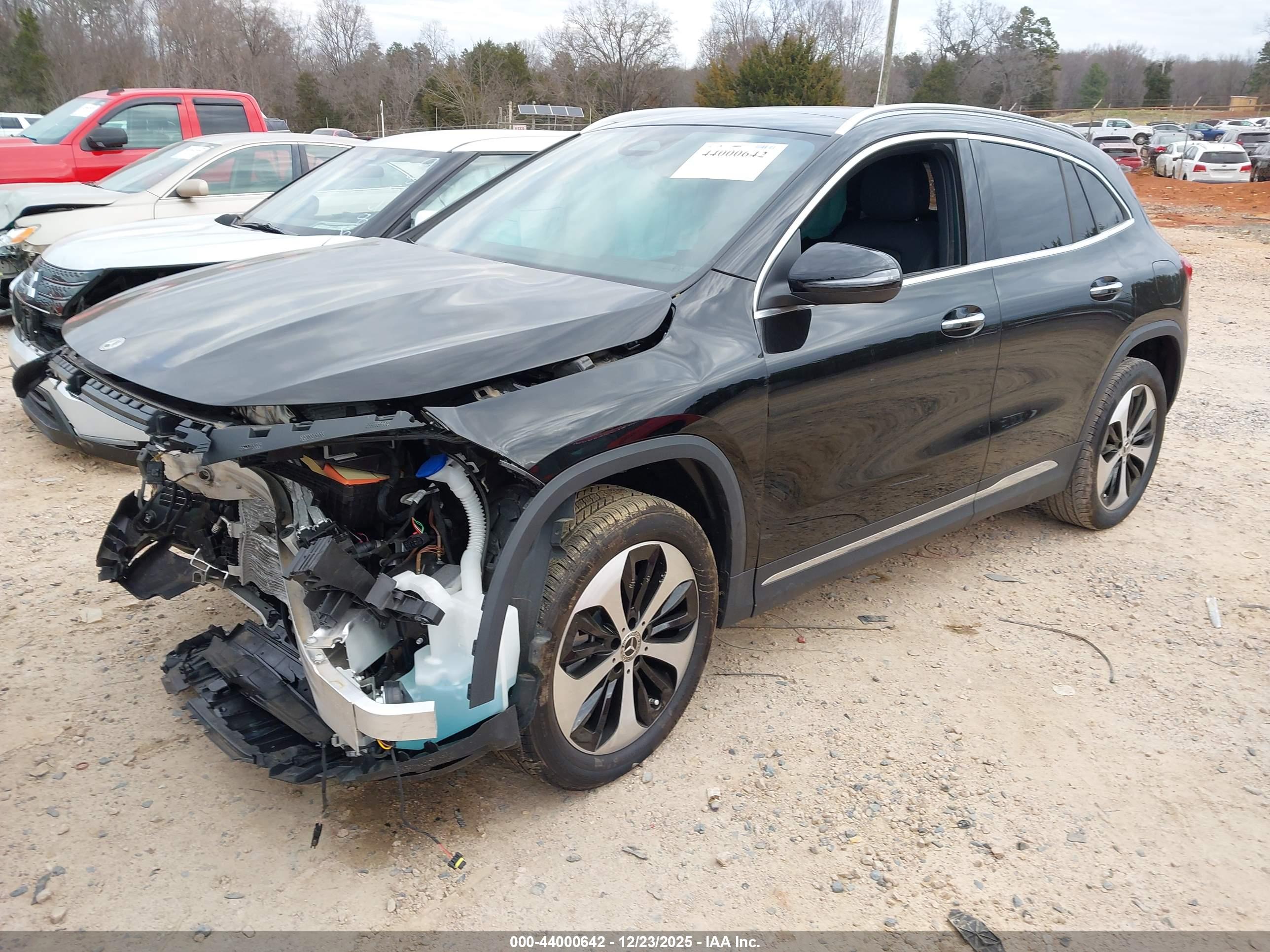 MERCEDES-BENZ GLA image 2