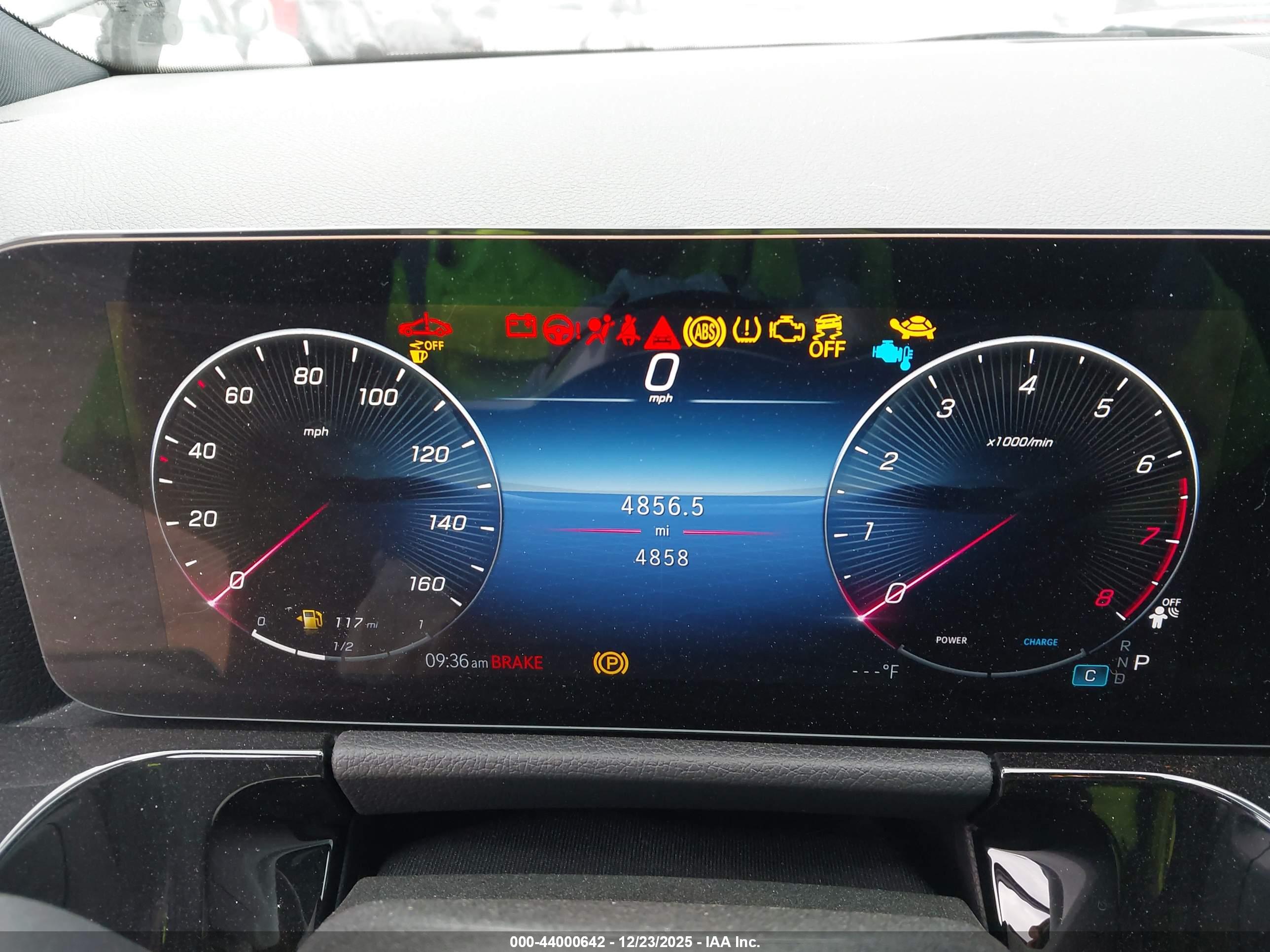 MERCEDES-BENZ GLA image 7