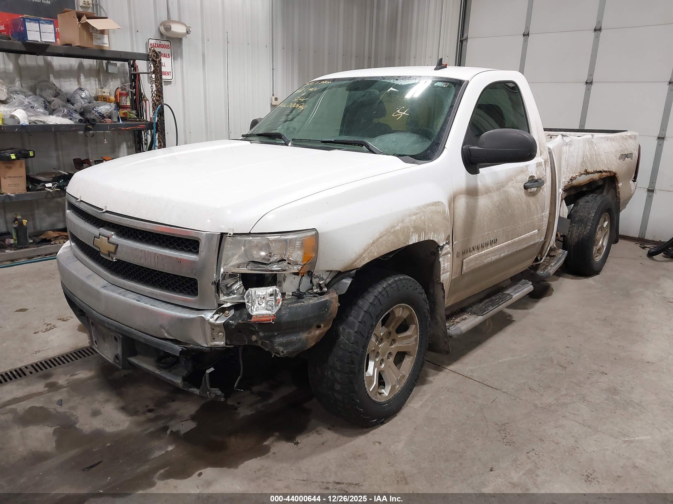 CHEVROLET SILVERADO image 2