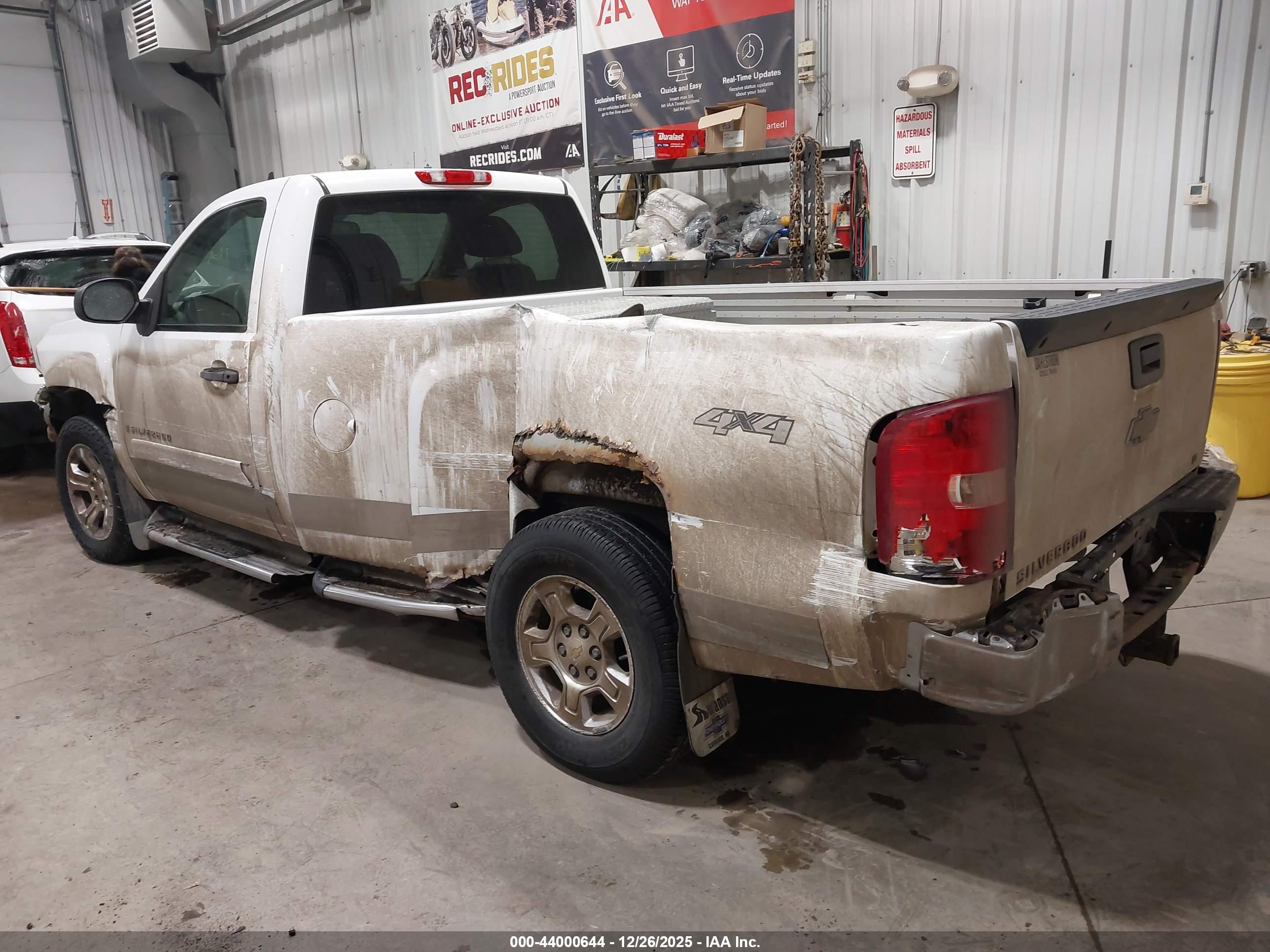CHEVROLET SILVERADO image 3