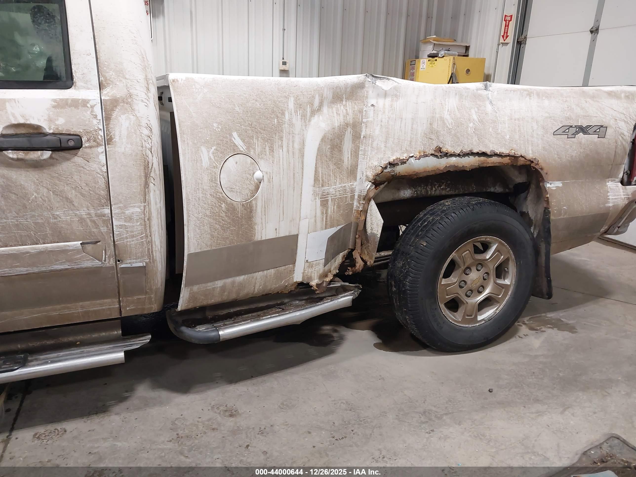 CHEVROLET SILVERADO image 6