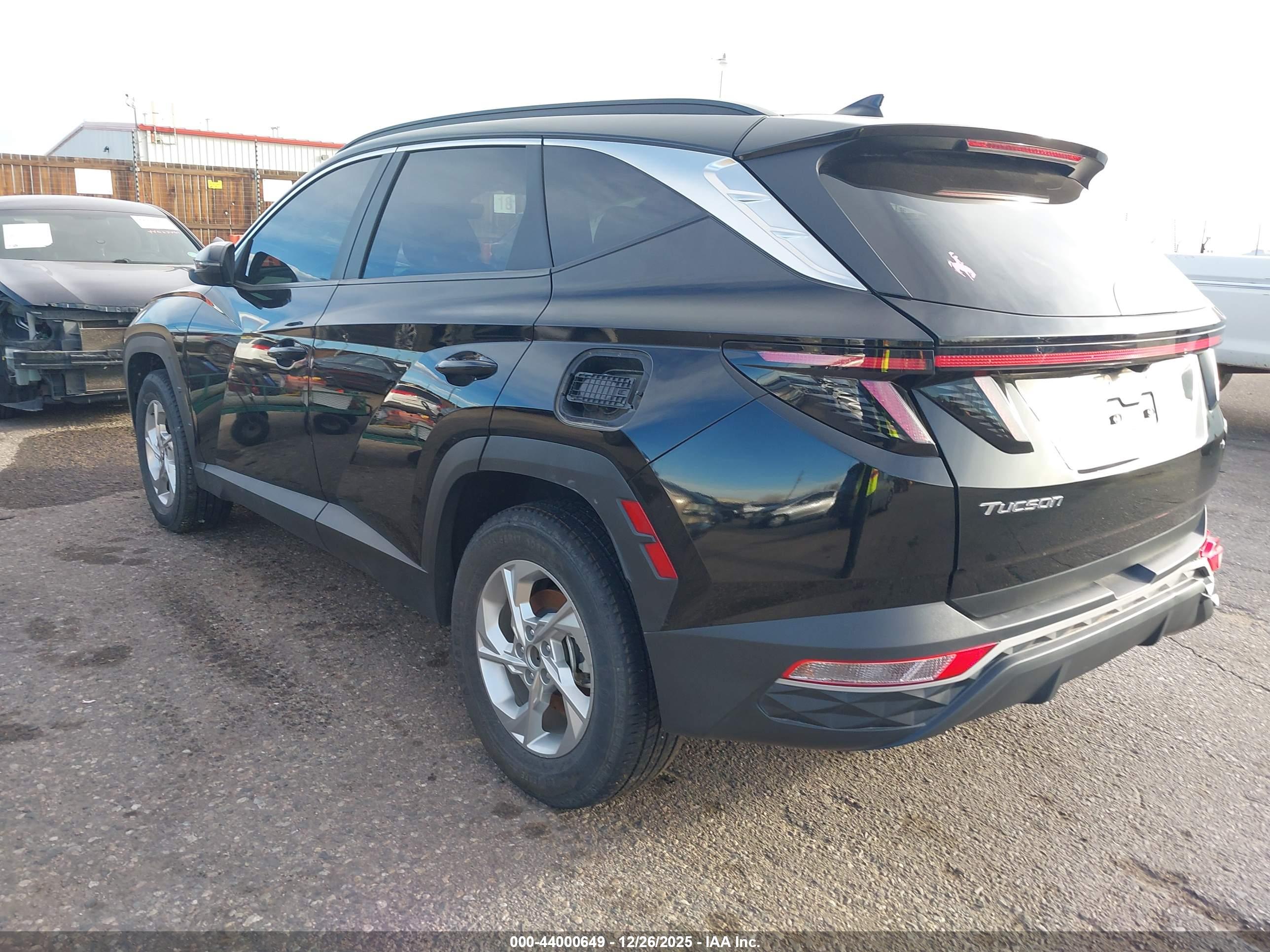 HYUNDAI TUCSON image 3