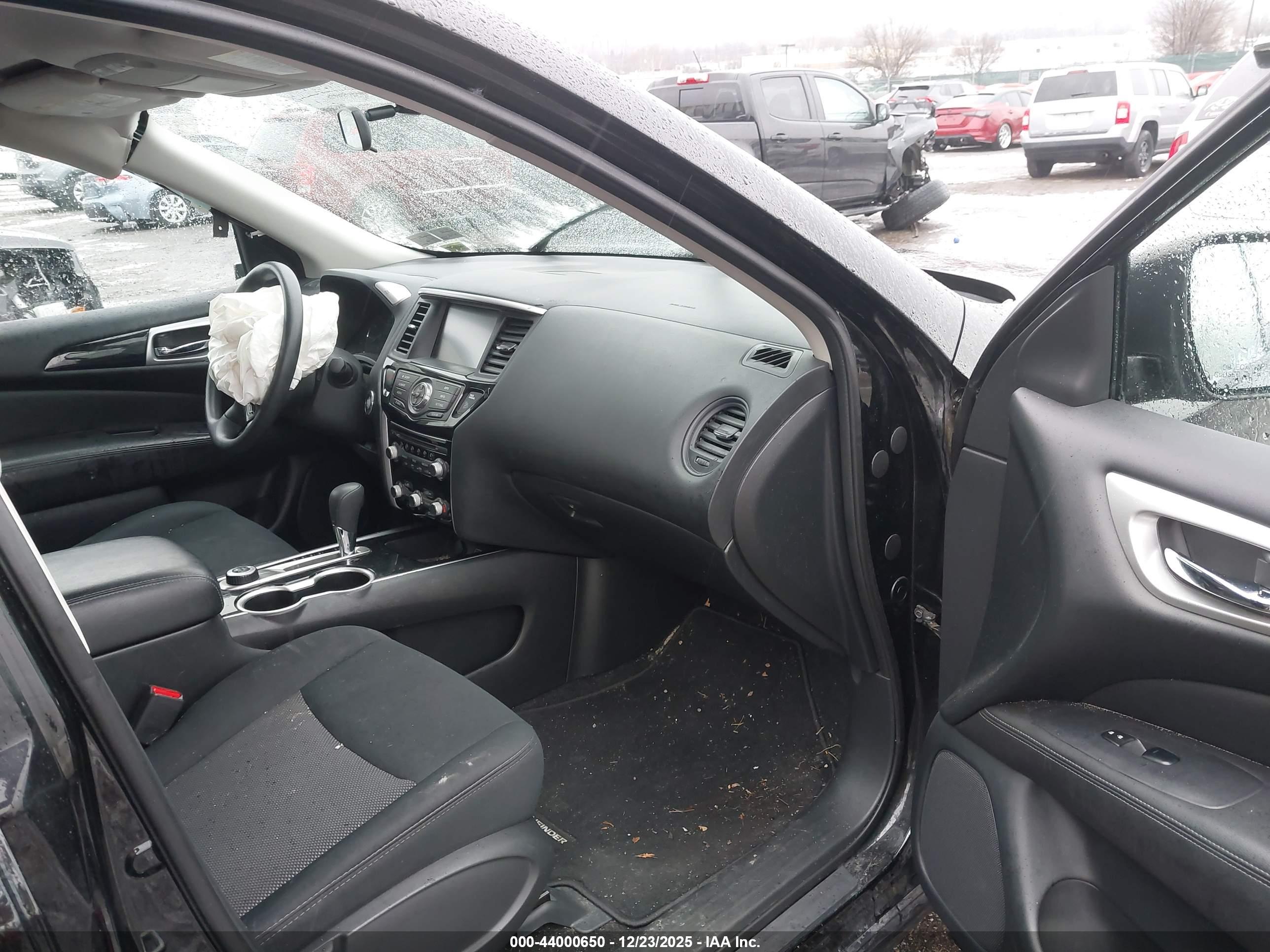 NISSAN PATHFINDER image 5