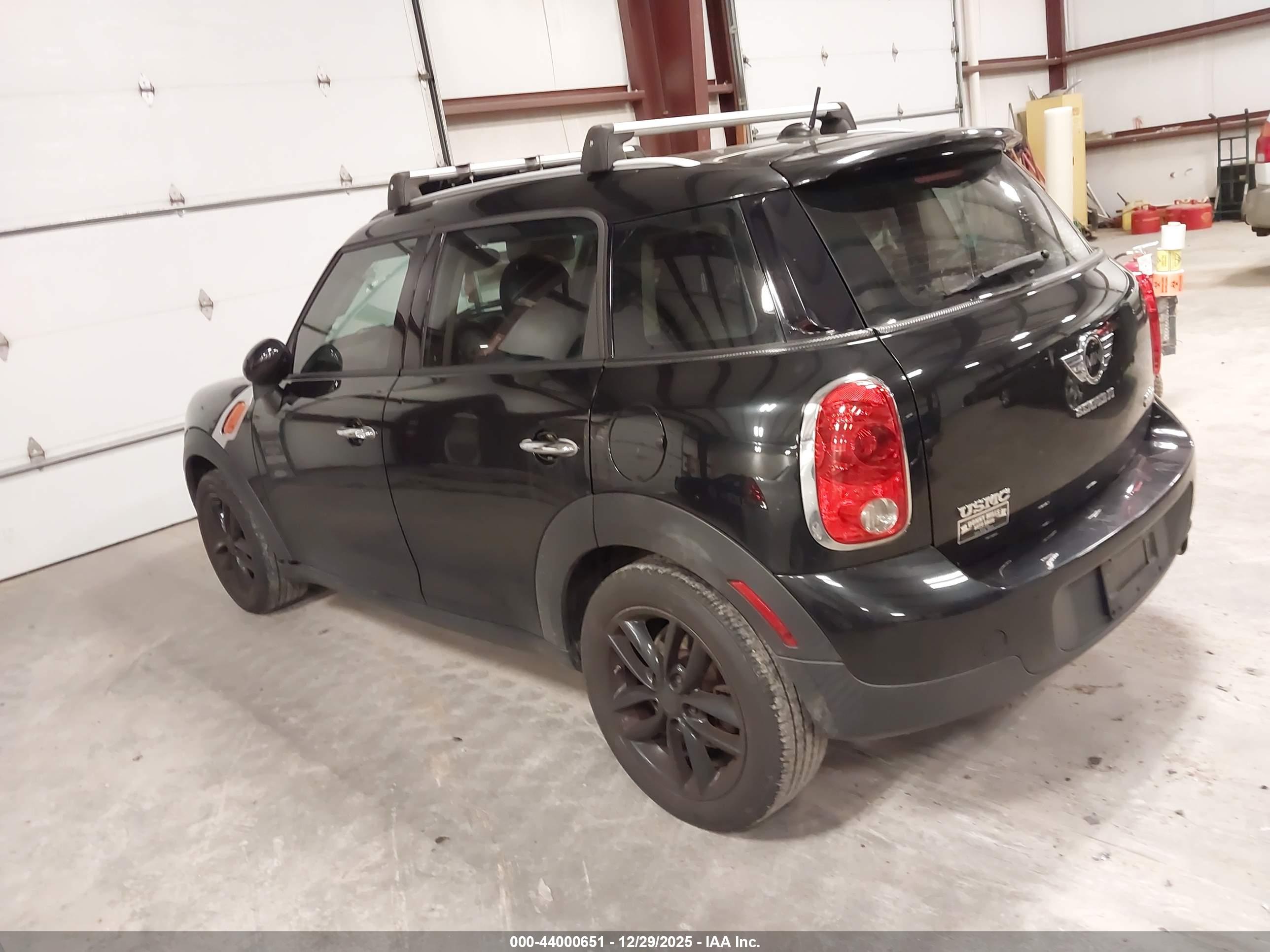 MINI COOPER image 3