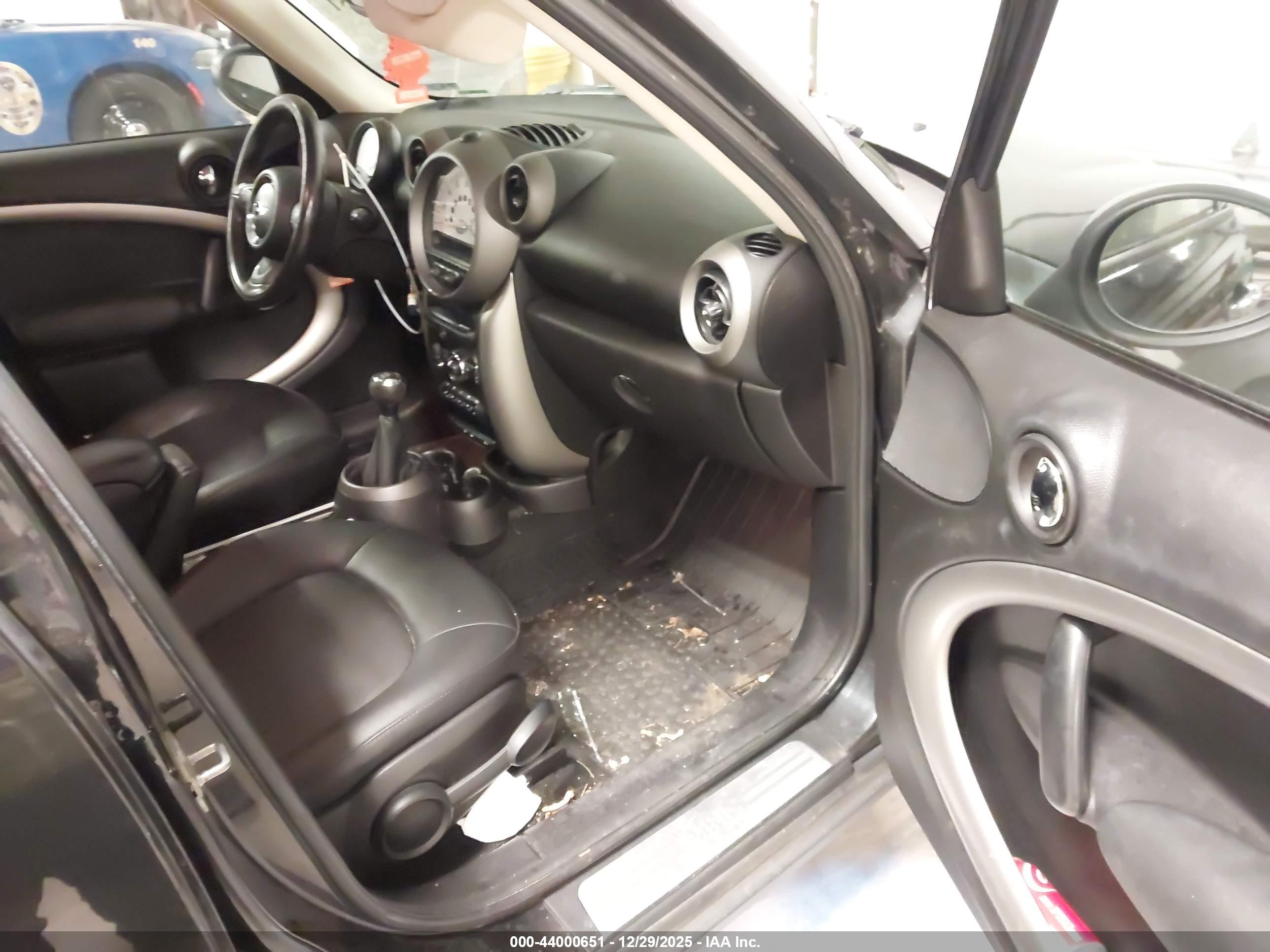 MINI COOPER image 5
