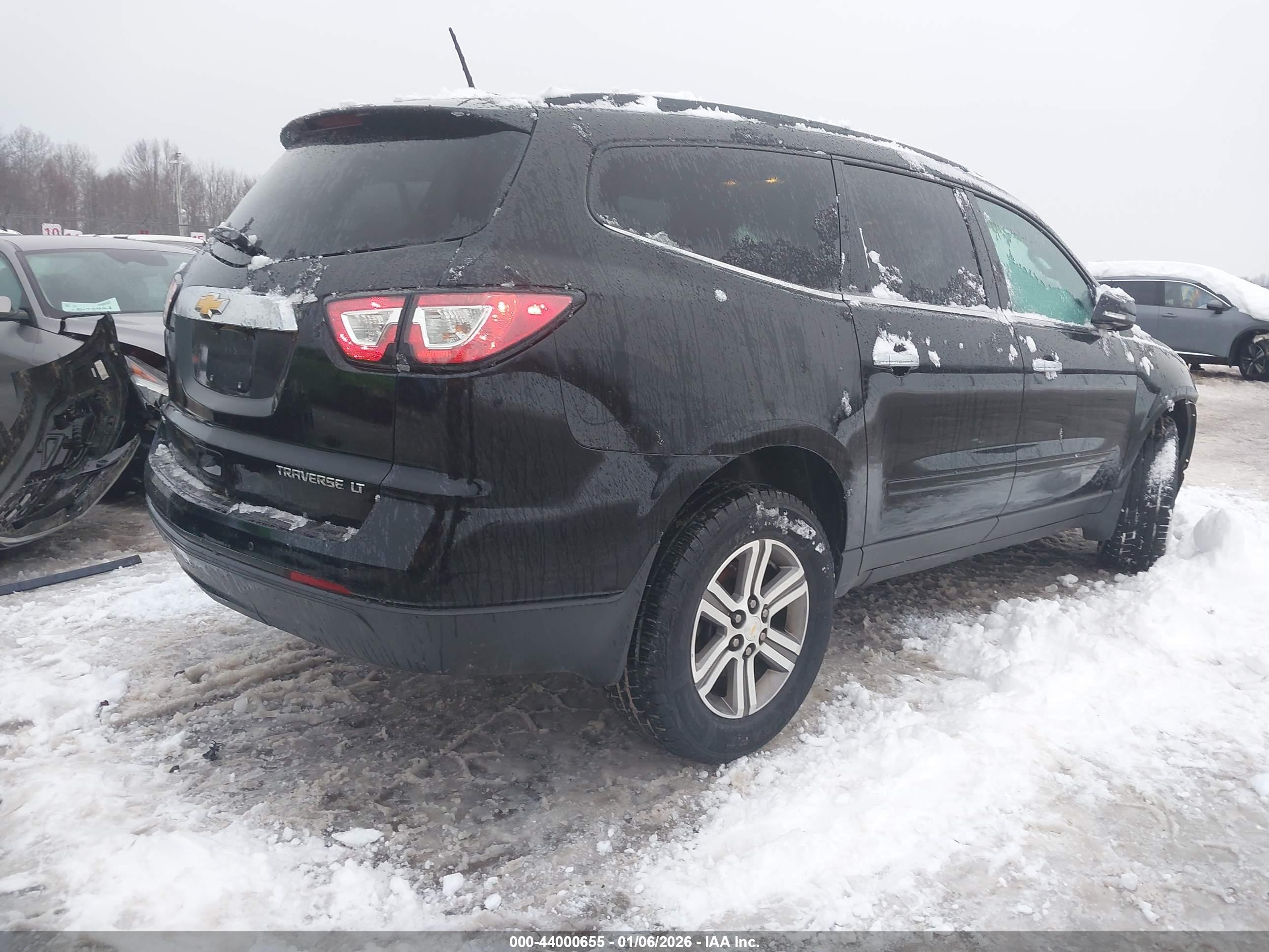 CHEVROLET TRAVERSE image 4