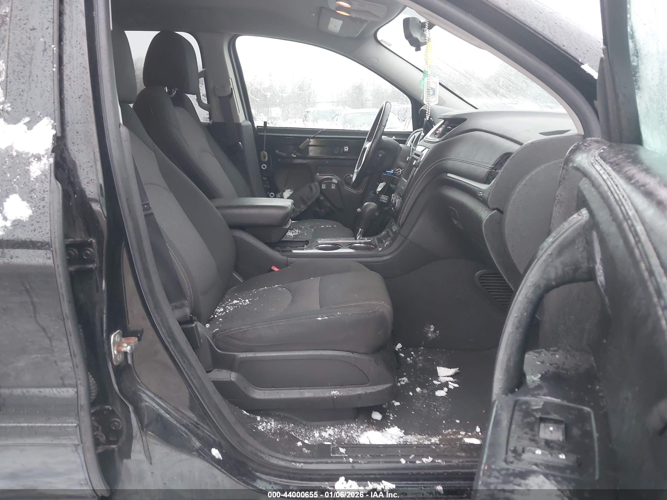 CHEVROLET TRAVERSE image 5