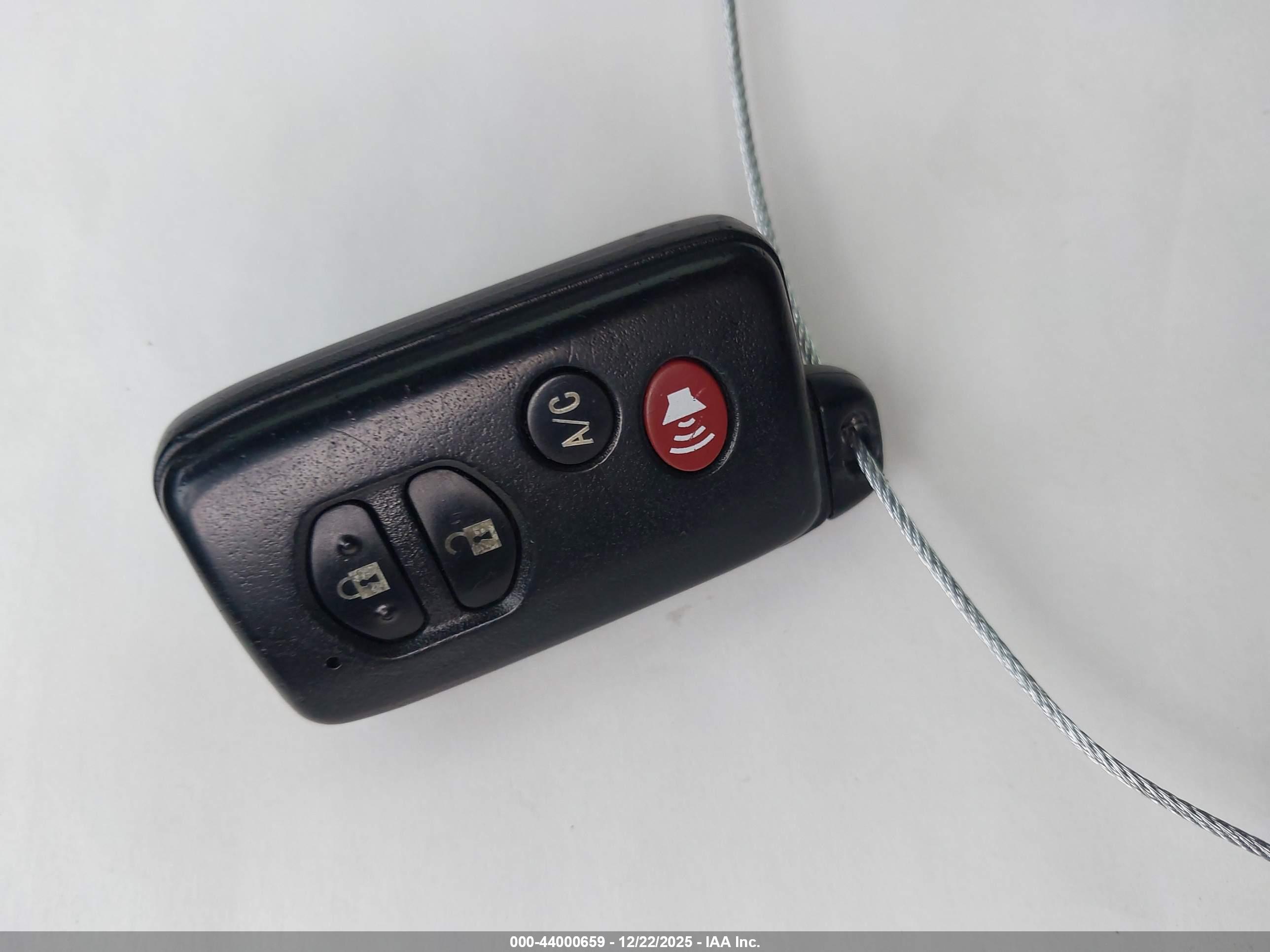TOYOTA PRIUS image 11