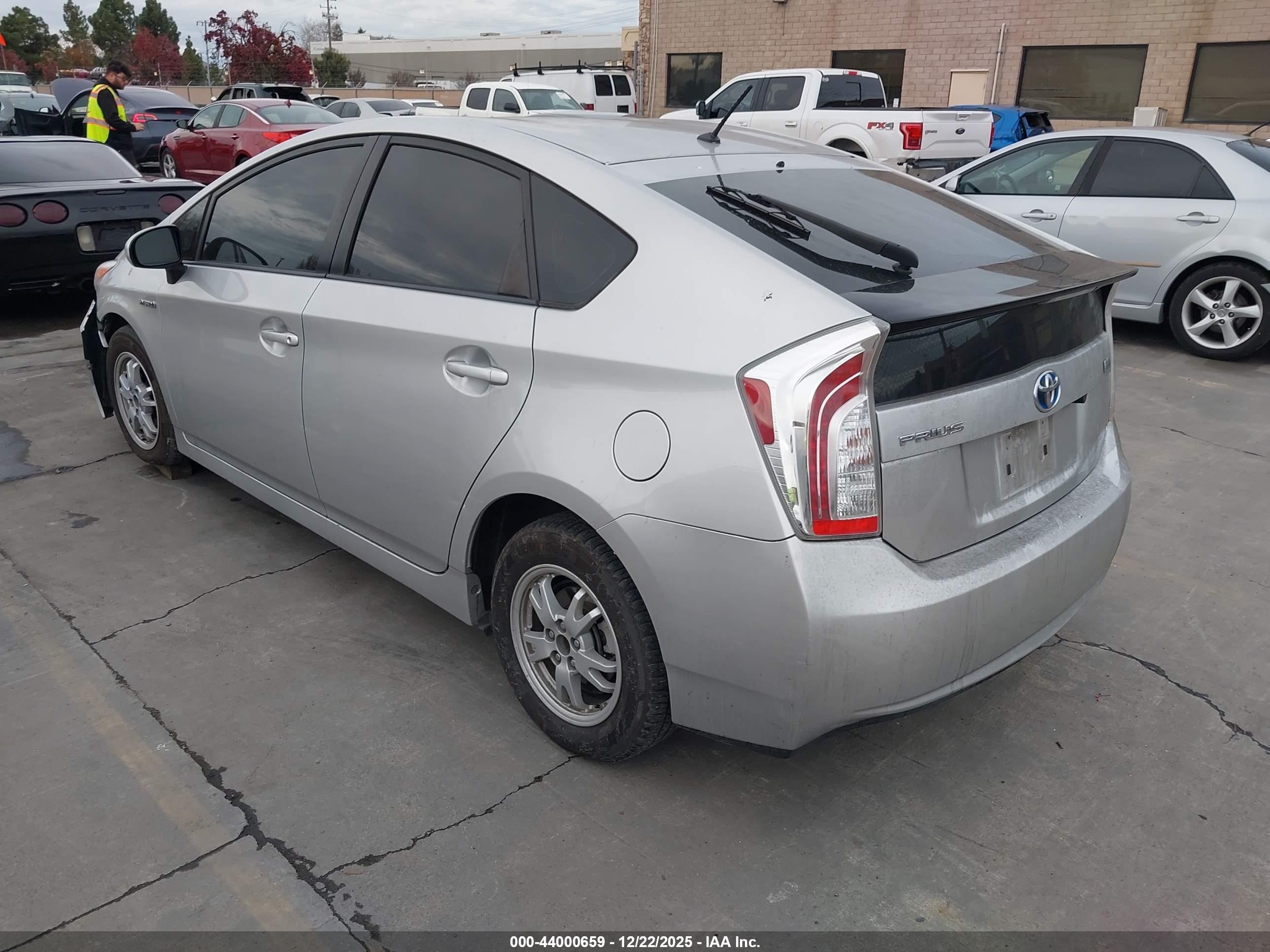 TOYOTA PRIUS image 3