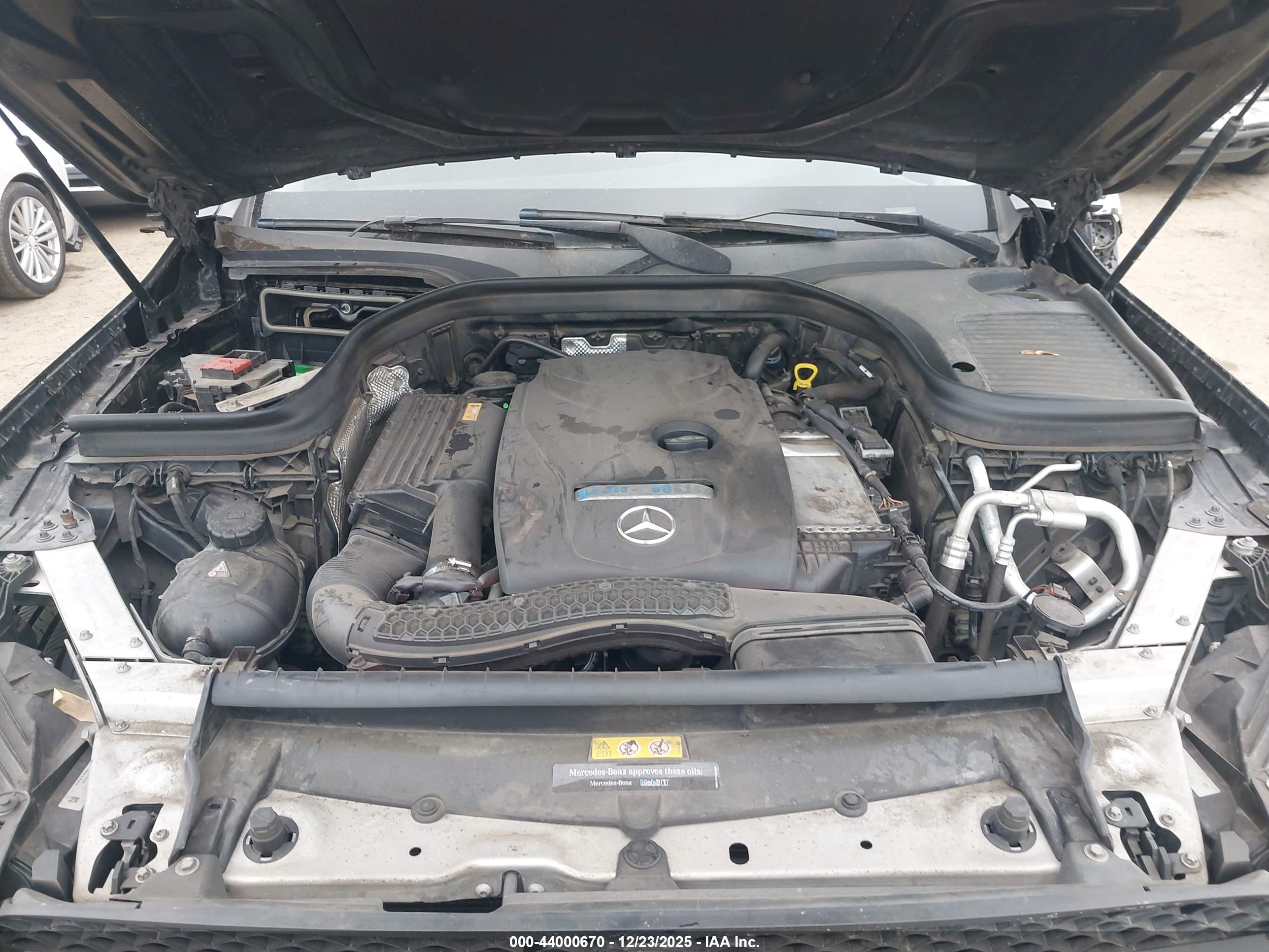 MERCEDES-BENZ GLC image 10