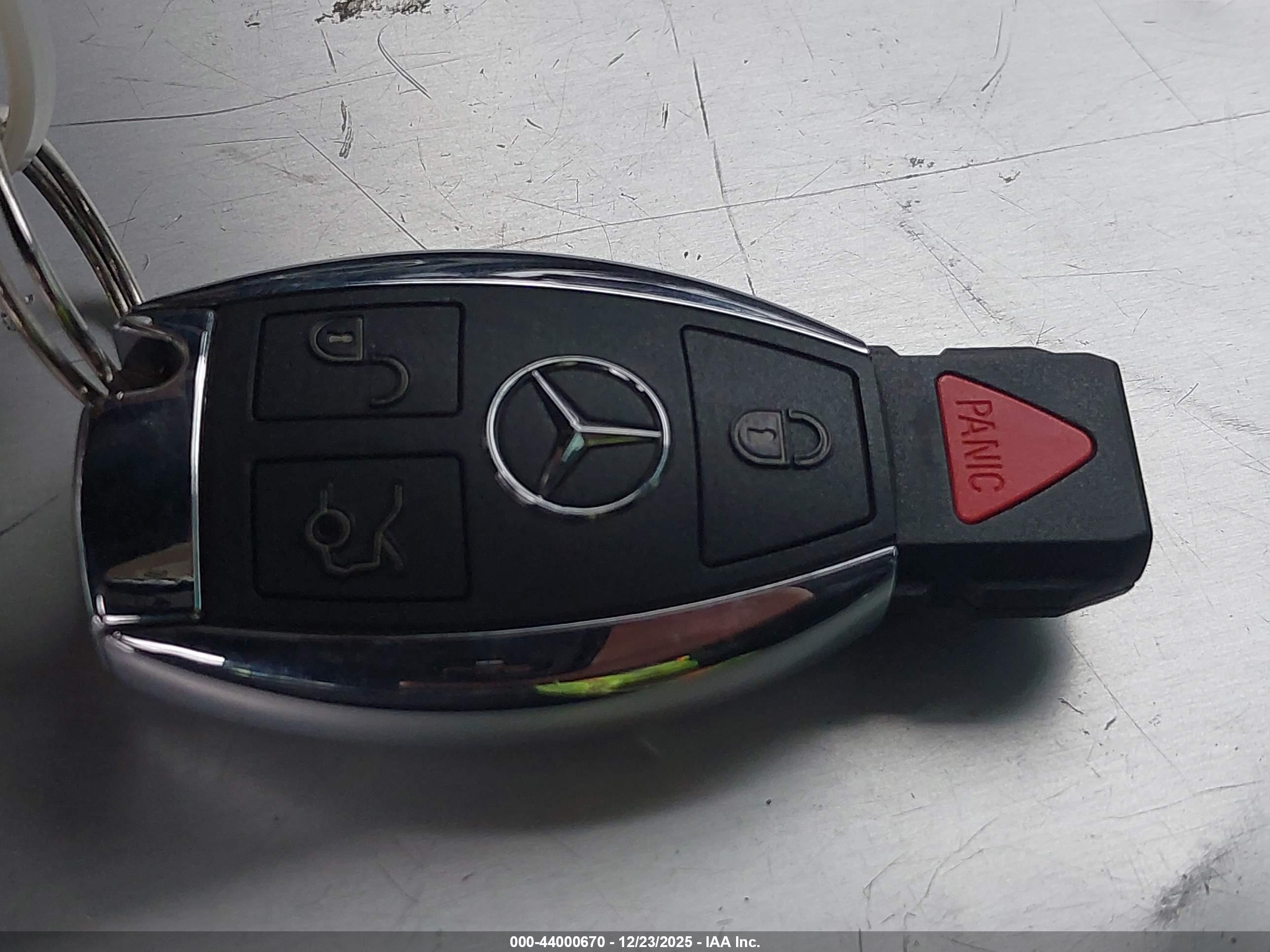MERCEDES-BENZ GLC image 11