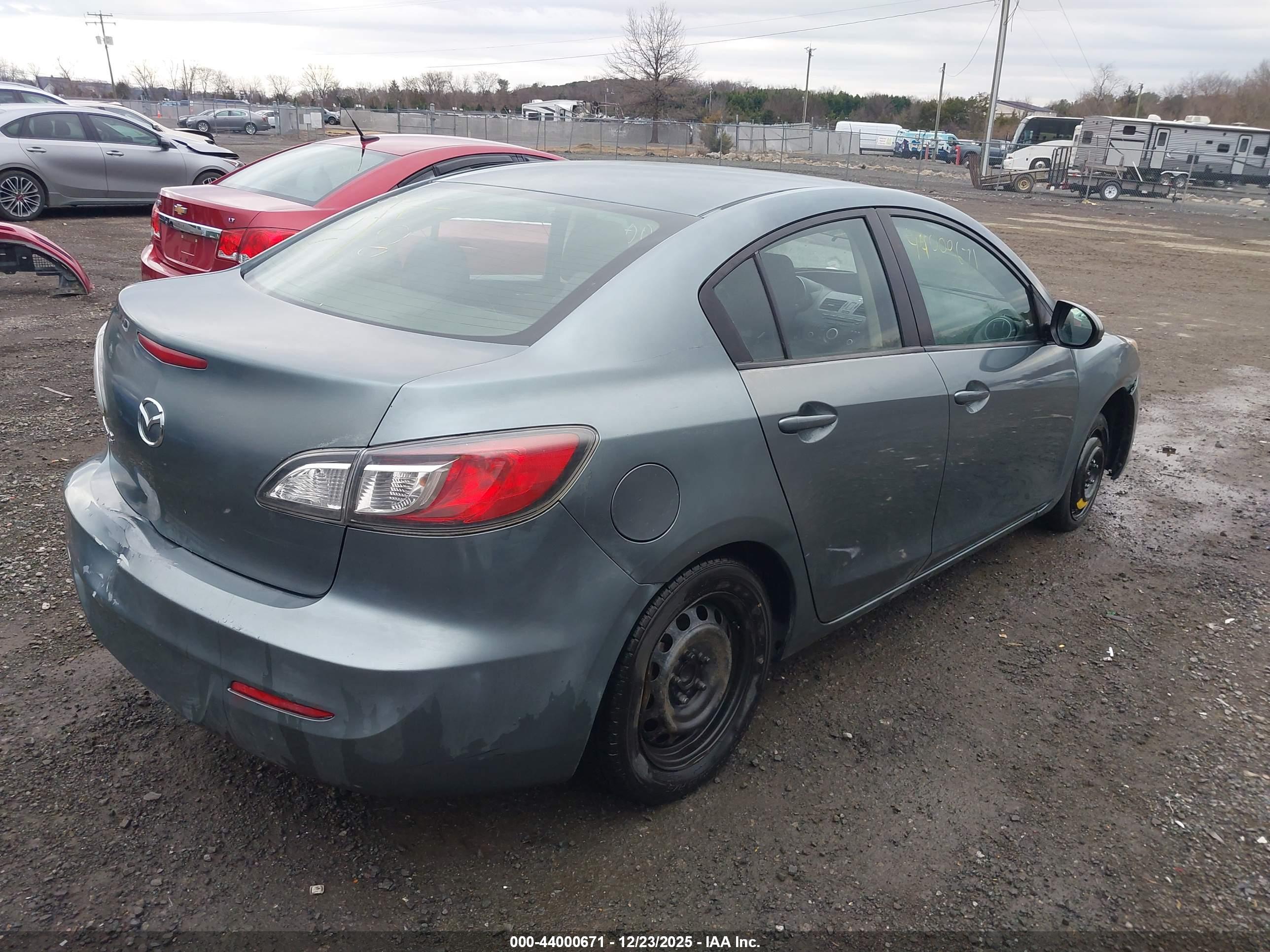 MAZDA MAZDA3 image 4