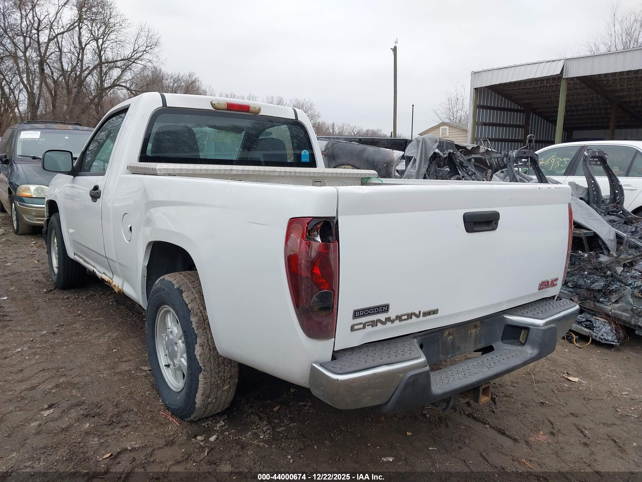 GMC CANYON image 3