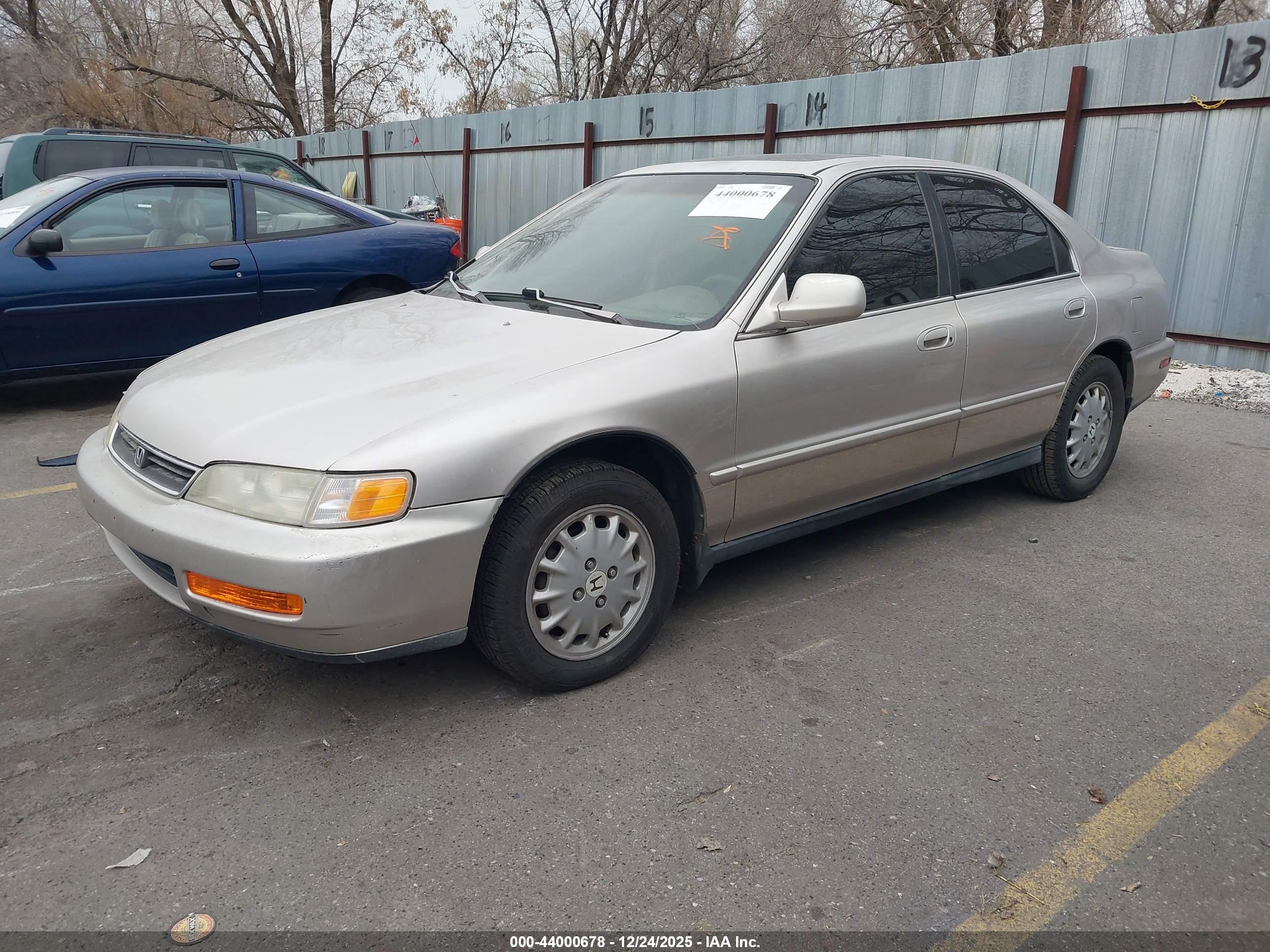 HONDA ACCORD image 2