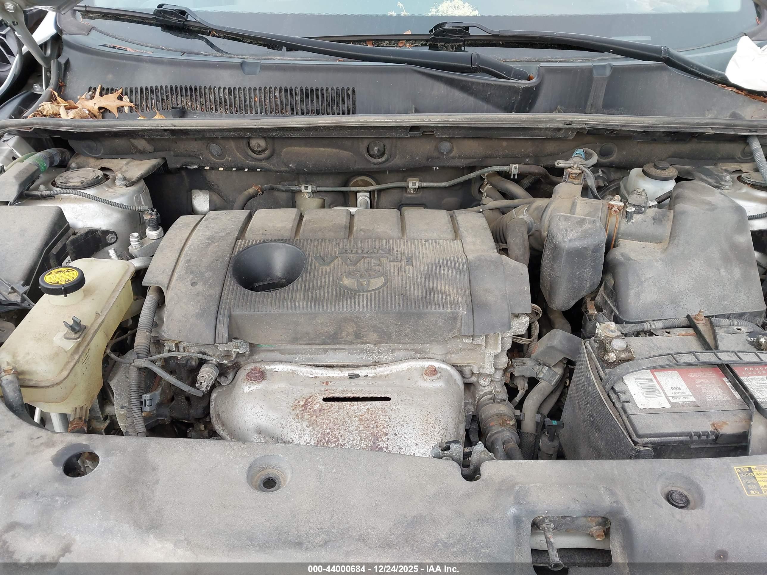 TOYOTA RAV4 image 10