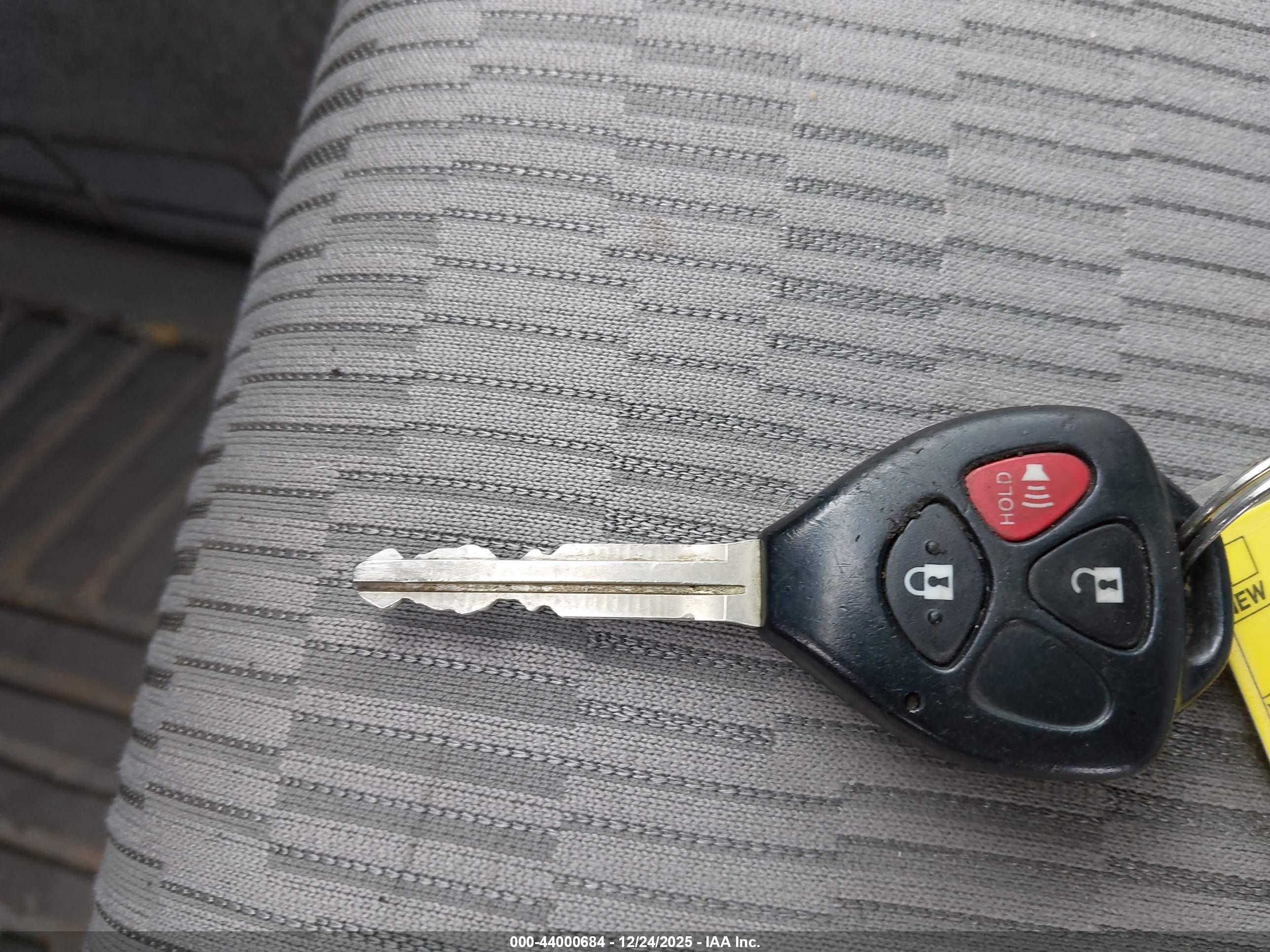 TOYOTA RAV4 image 11