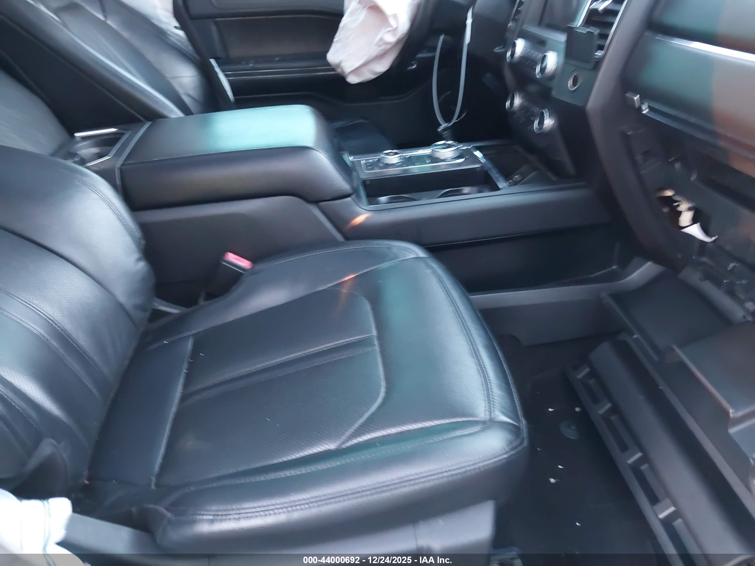 FORD EXPEDITION image 5