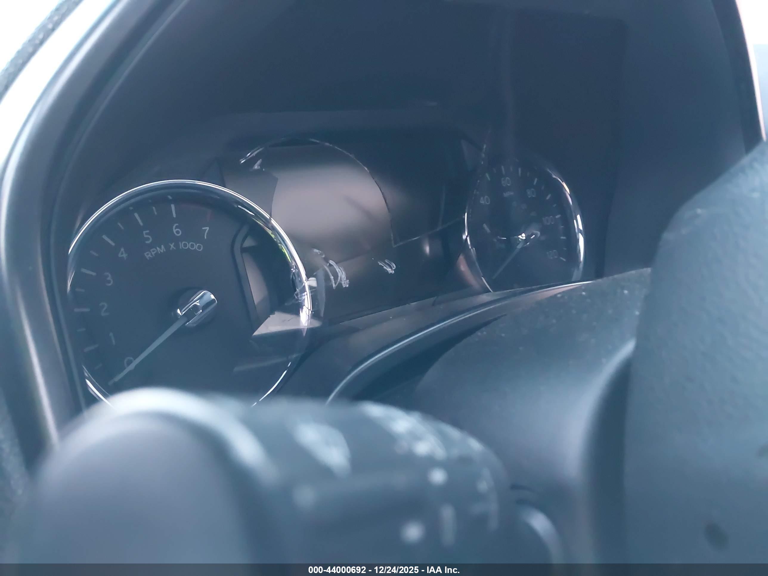 FORD EXPEDITION image 7