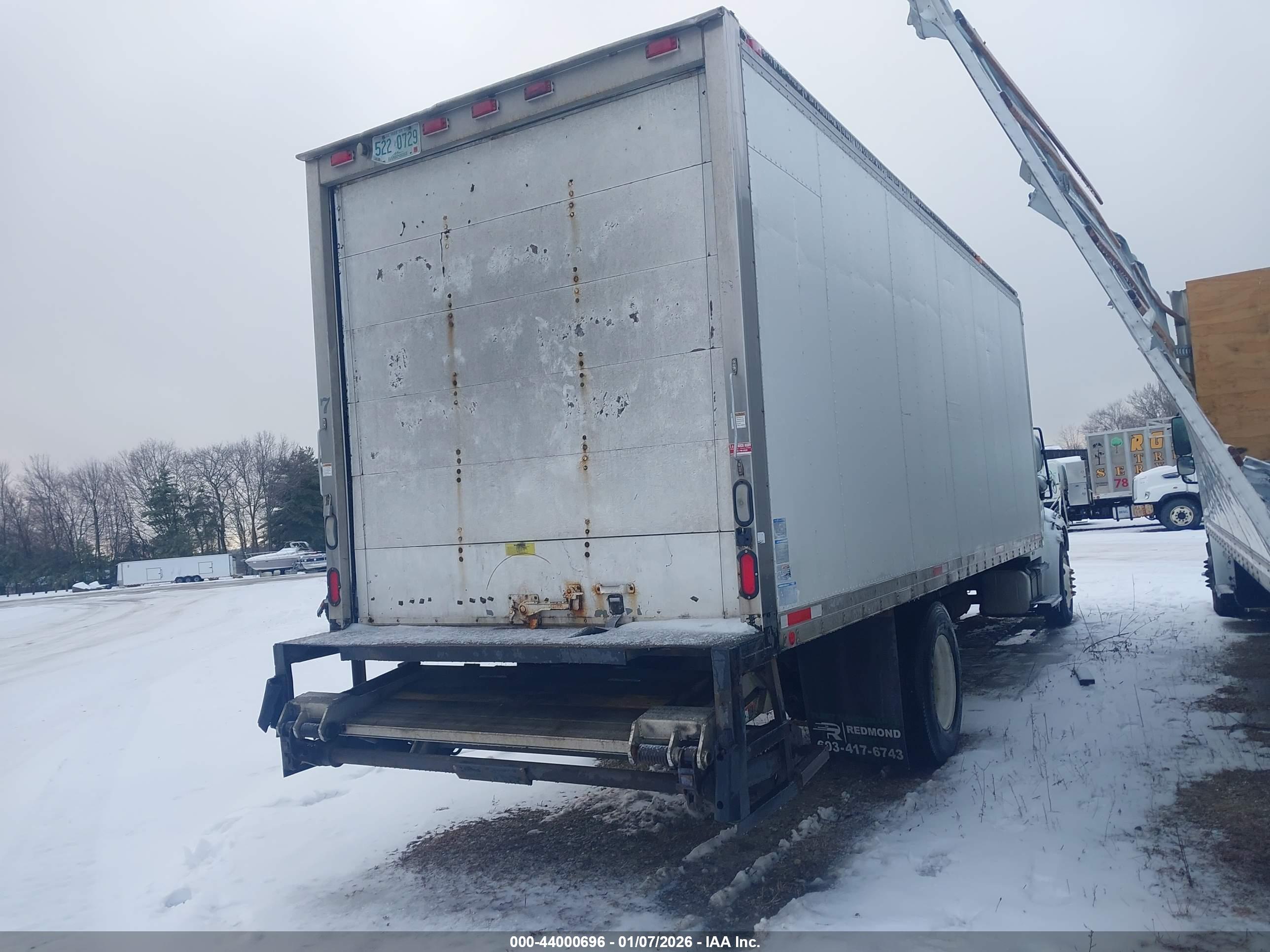 FREIGHTLINER M2 image 4