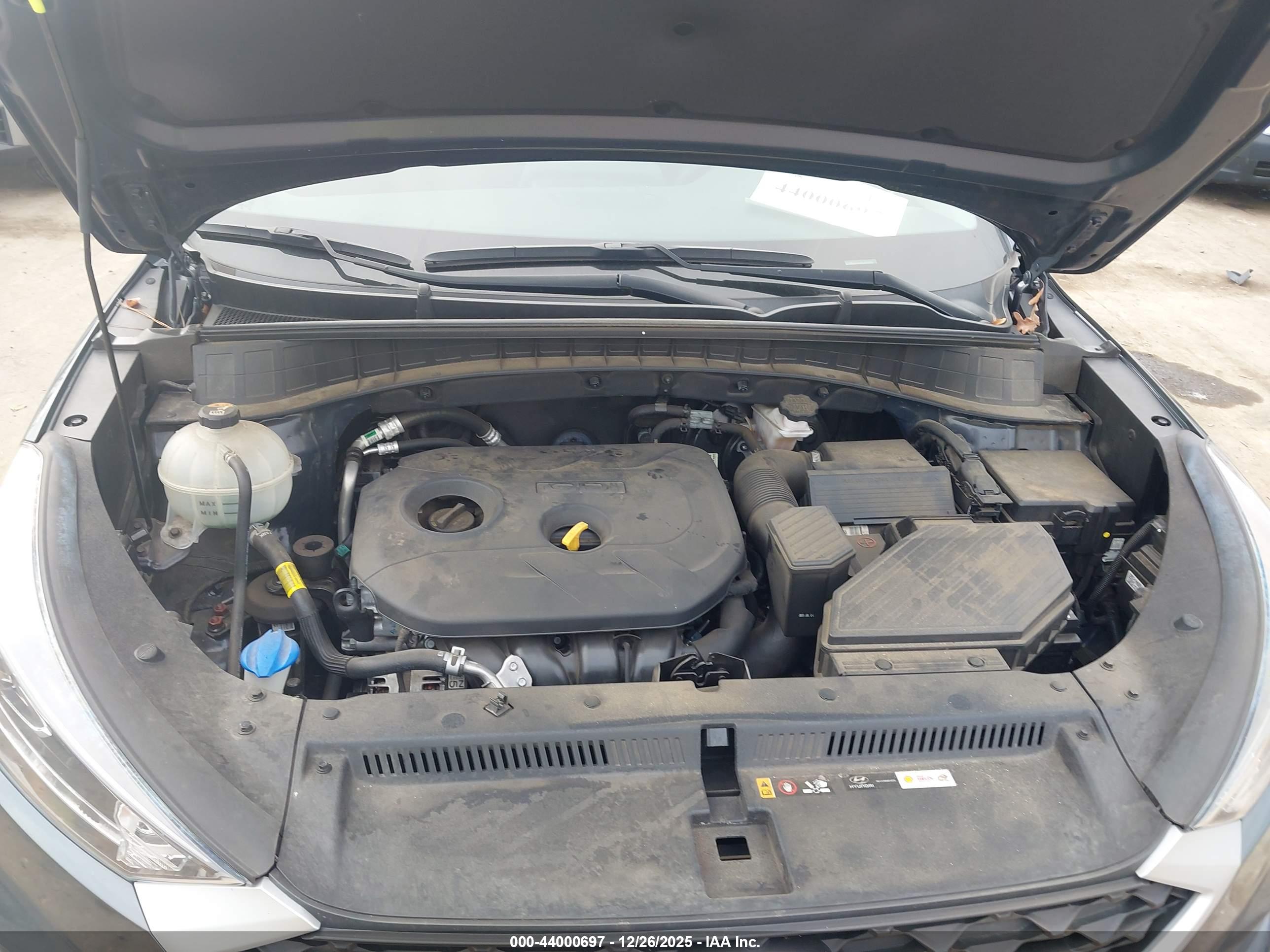 HYUNDAI TUCSON image 10