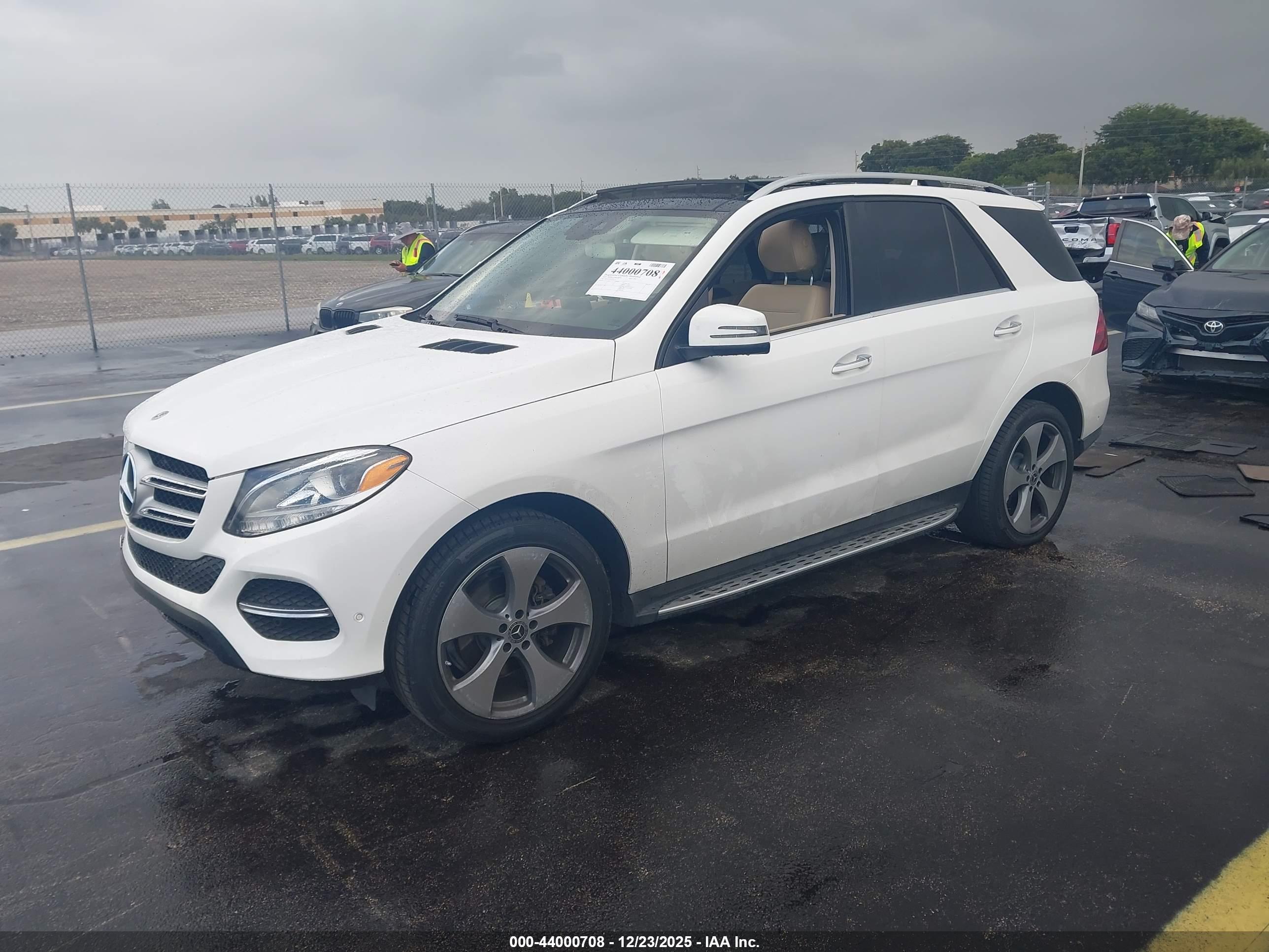MERCEDES-BENZ GLE image 2