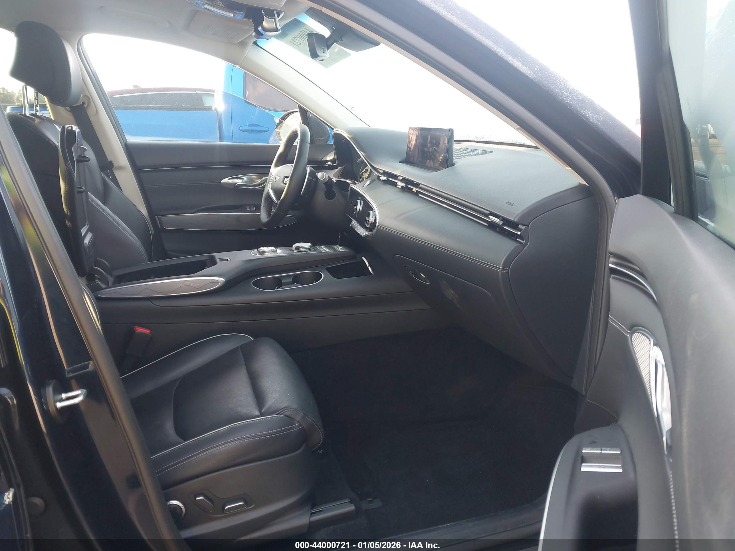 GENESIS GV70 image 5
