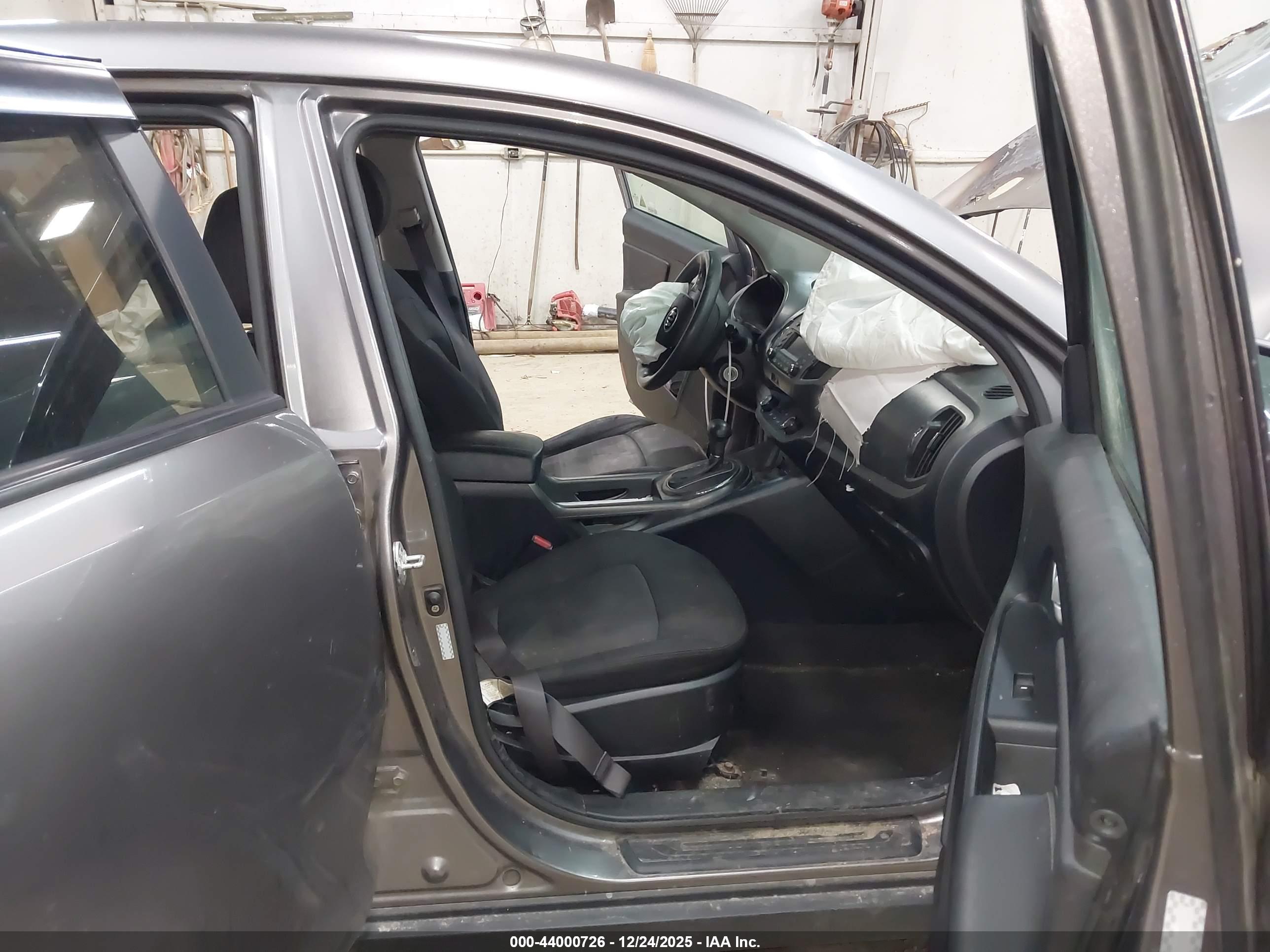 KIA SPORTAGE image 5