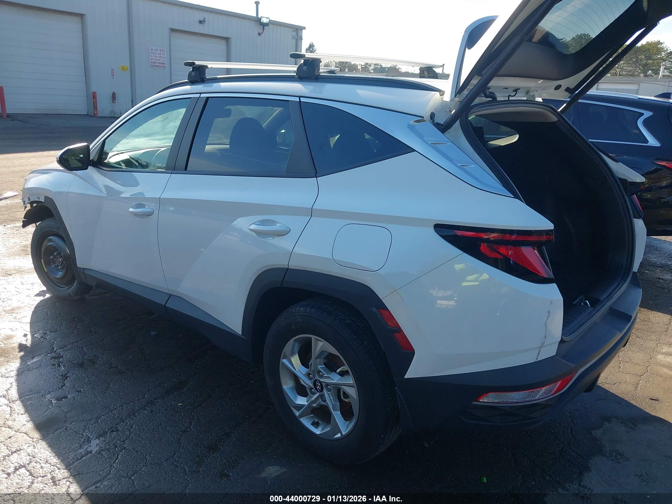 HYUNDAI TUCSON image 3