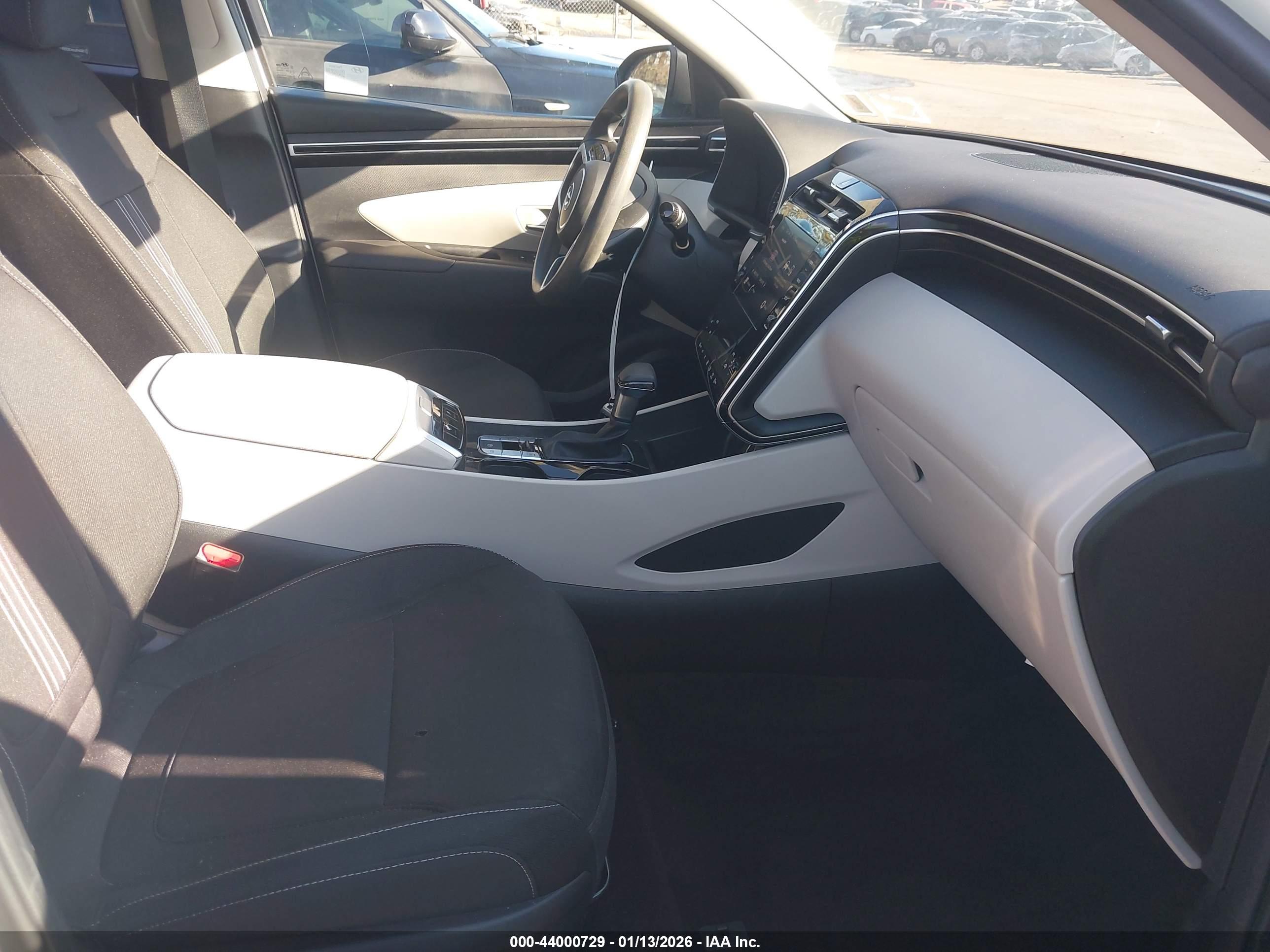HYUNDAI TUCSON image 5