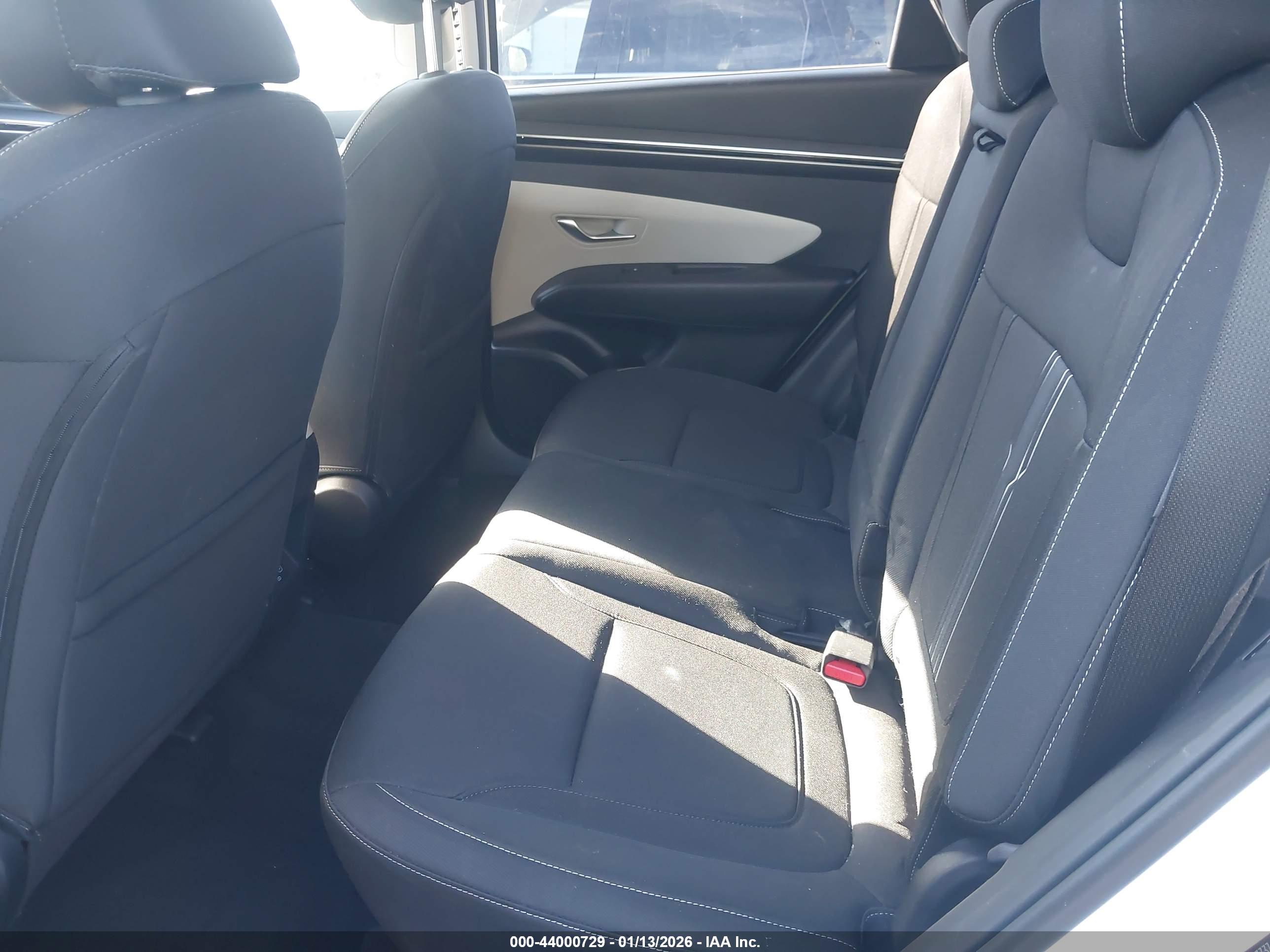HYUNDAI TUCSON image 8