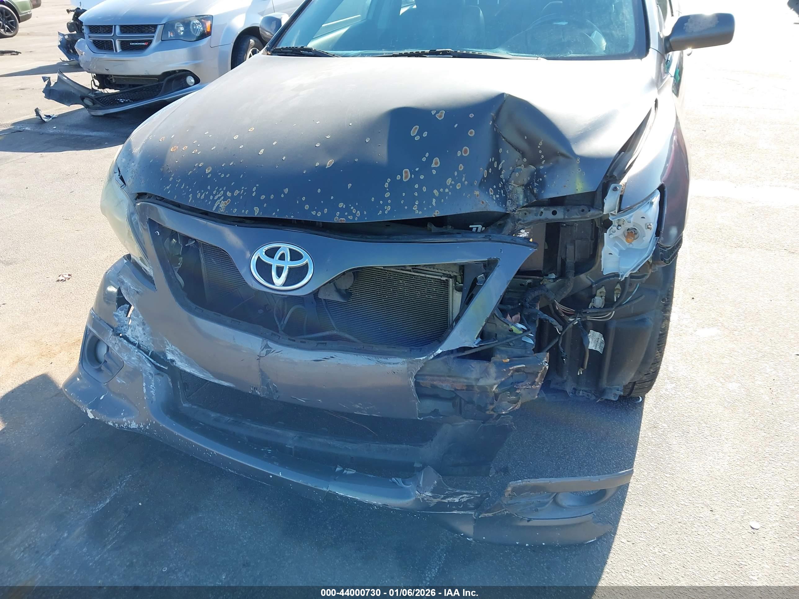 TOYOTA CAMRY image 6