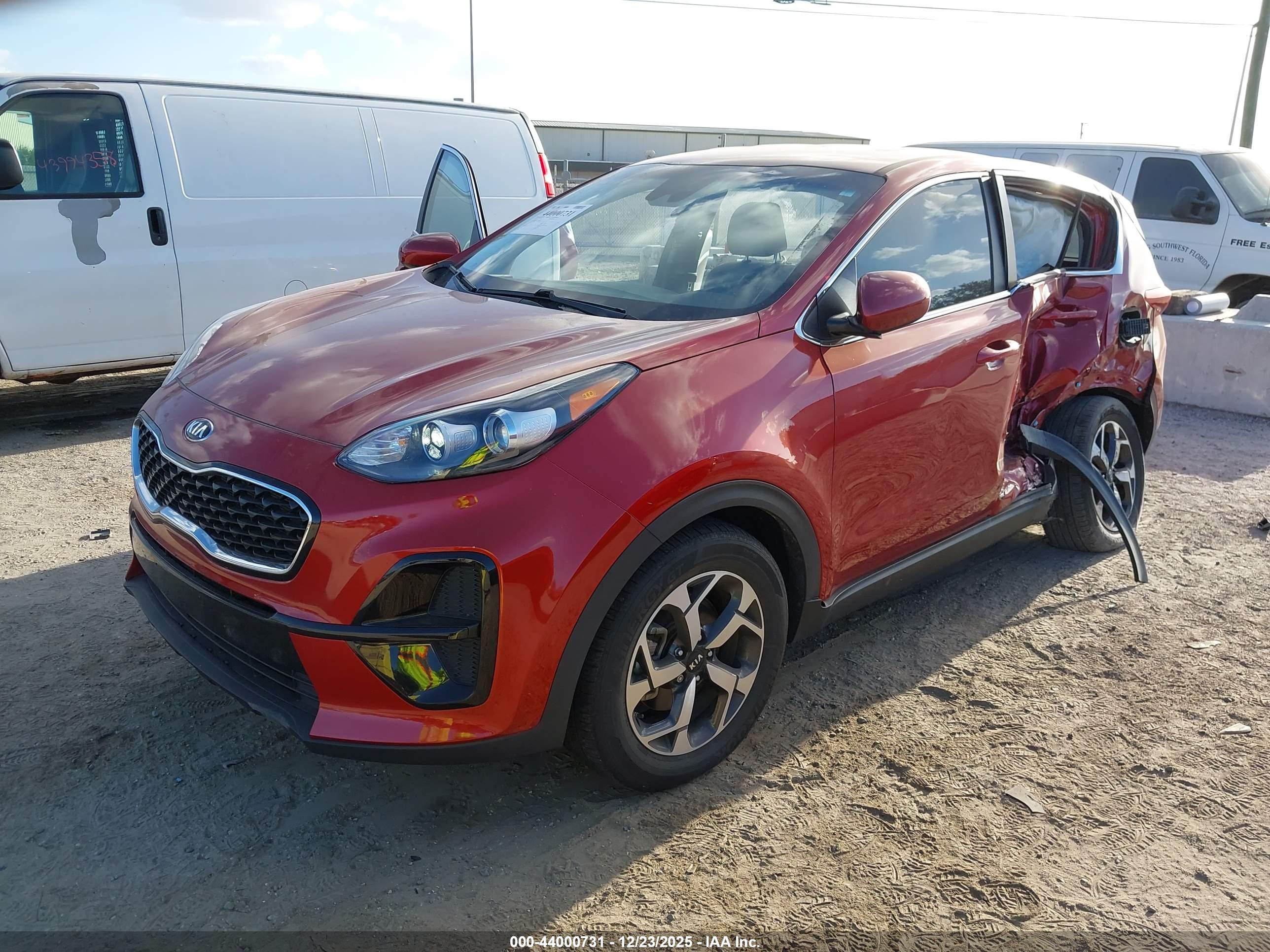 KIA SPORTAGE image 2