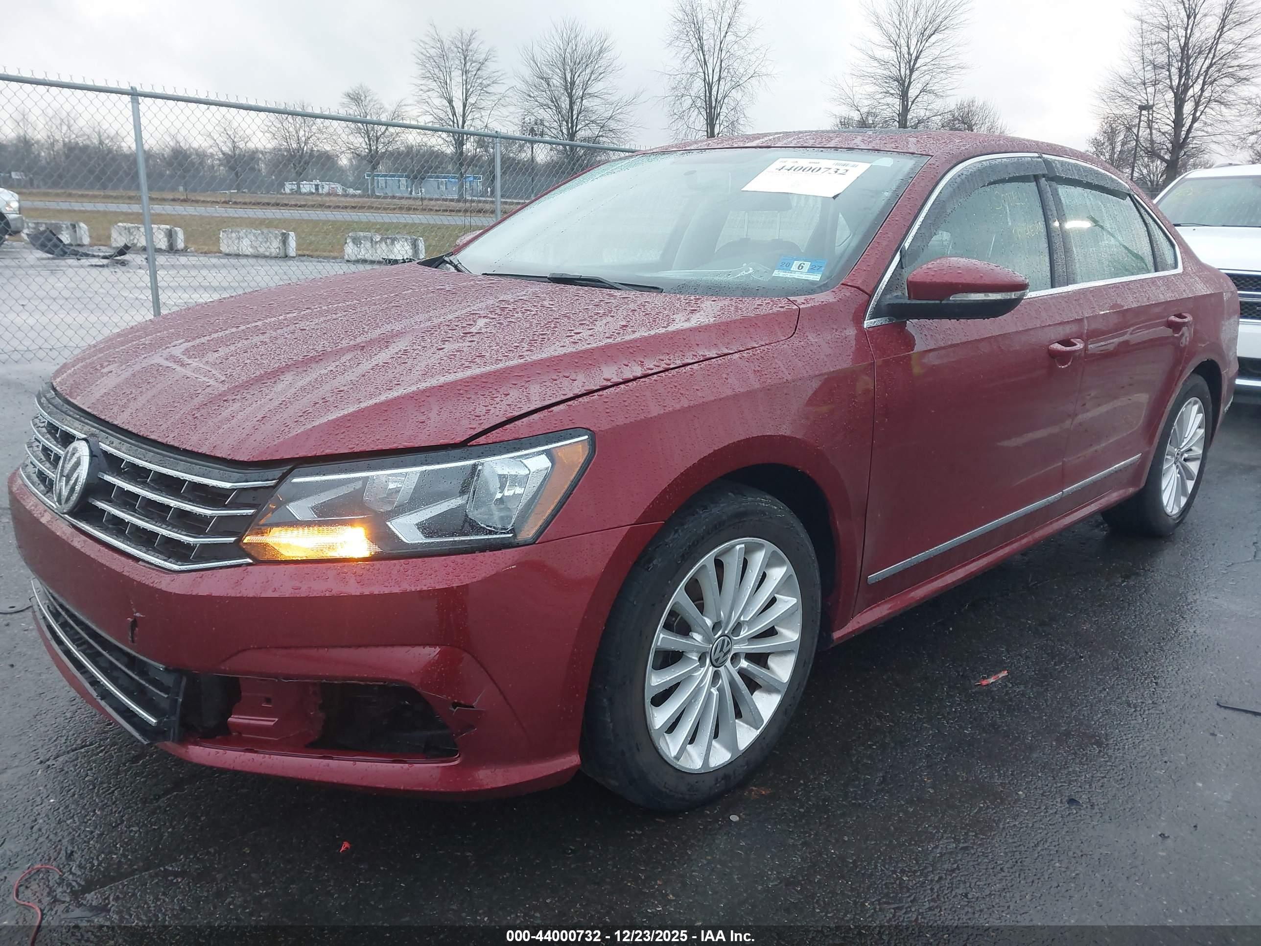 VOLKSWAGEN PASSAT image 2
