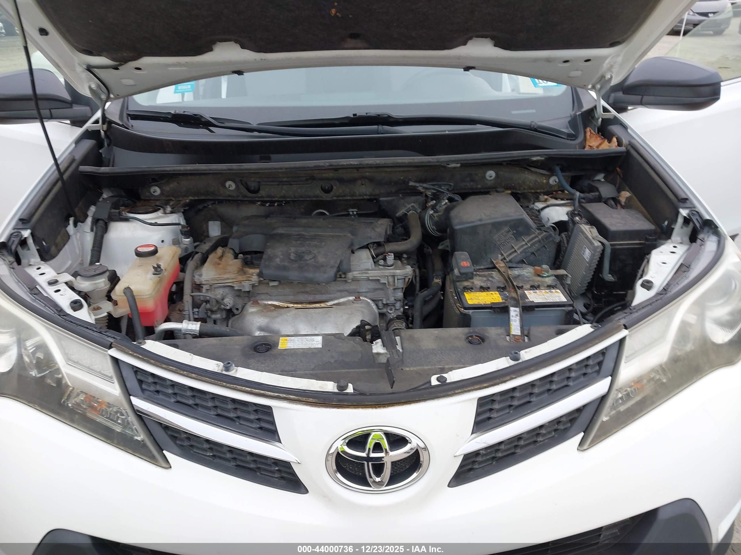 TOYOTA RAV4 image 10