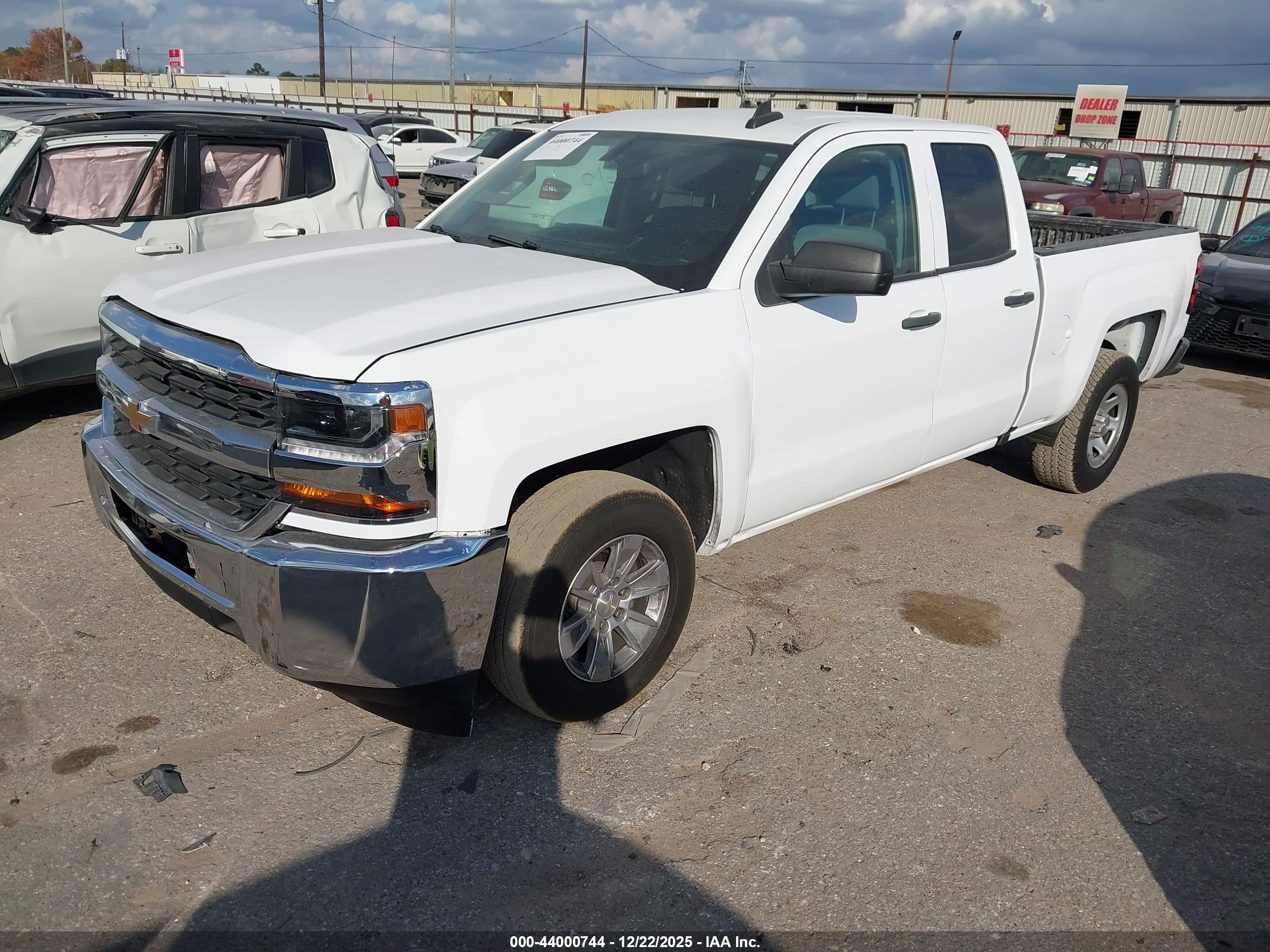 CHEVROLET SILVERADO image 2