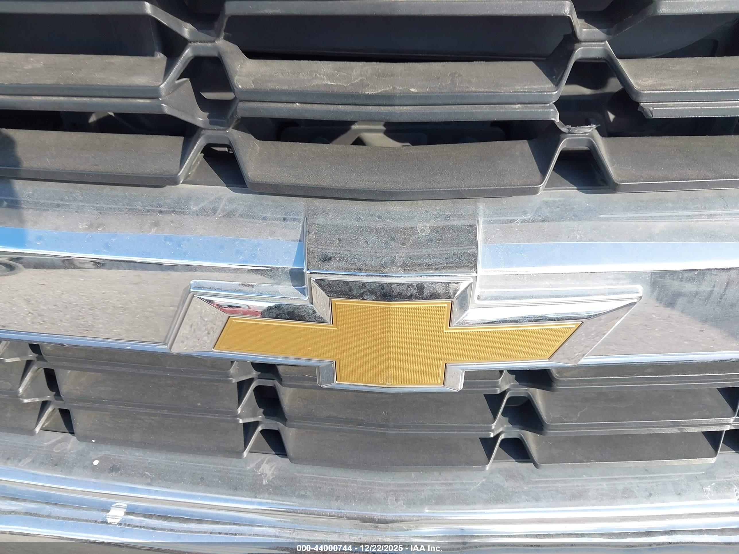 CHEVROLET SILVERADO image 6