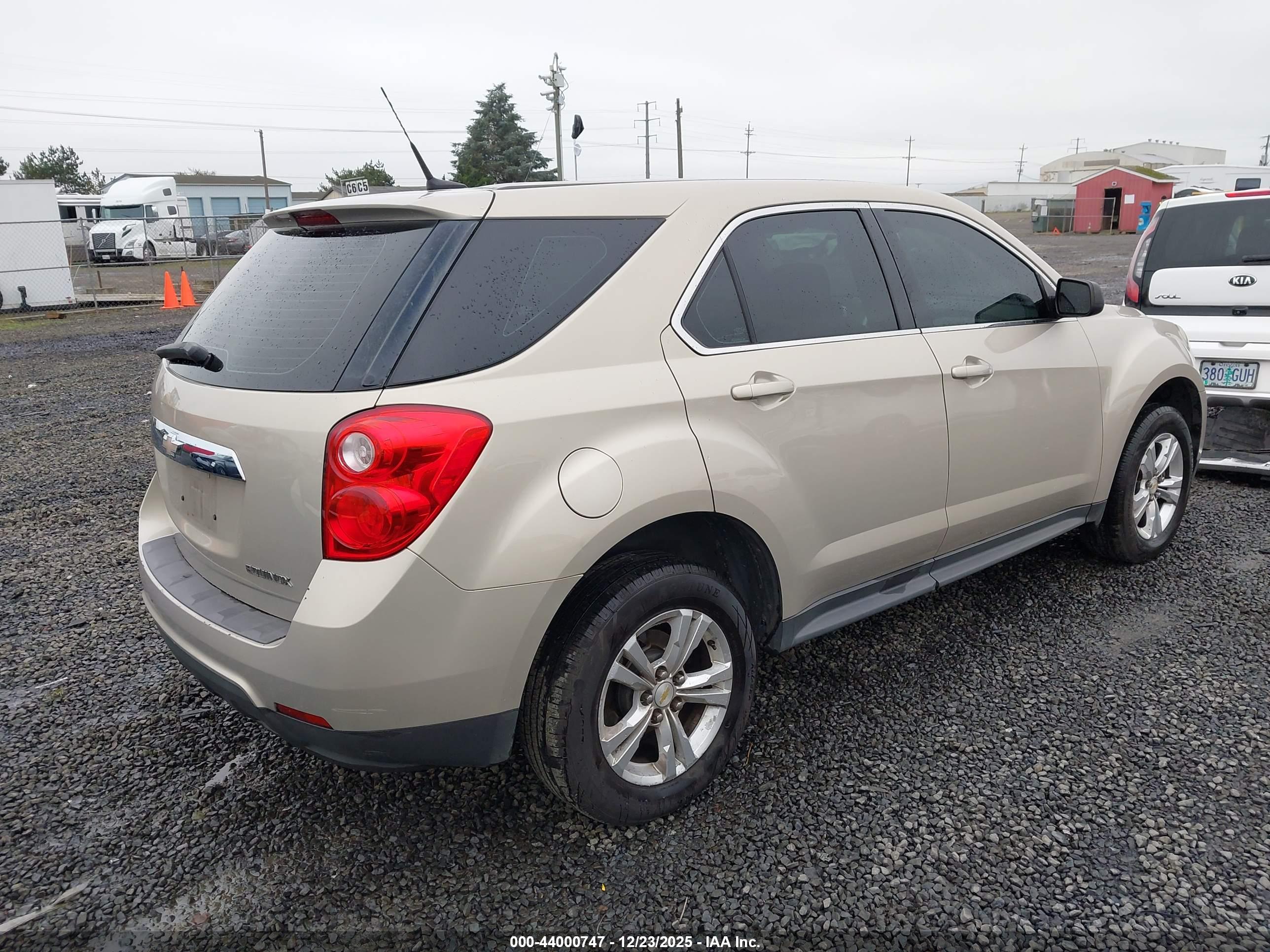 CHEVROLET EQUINOX image 4