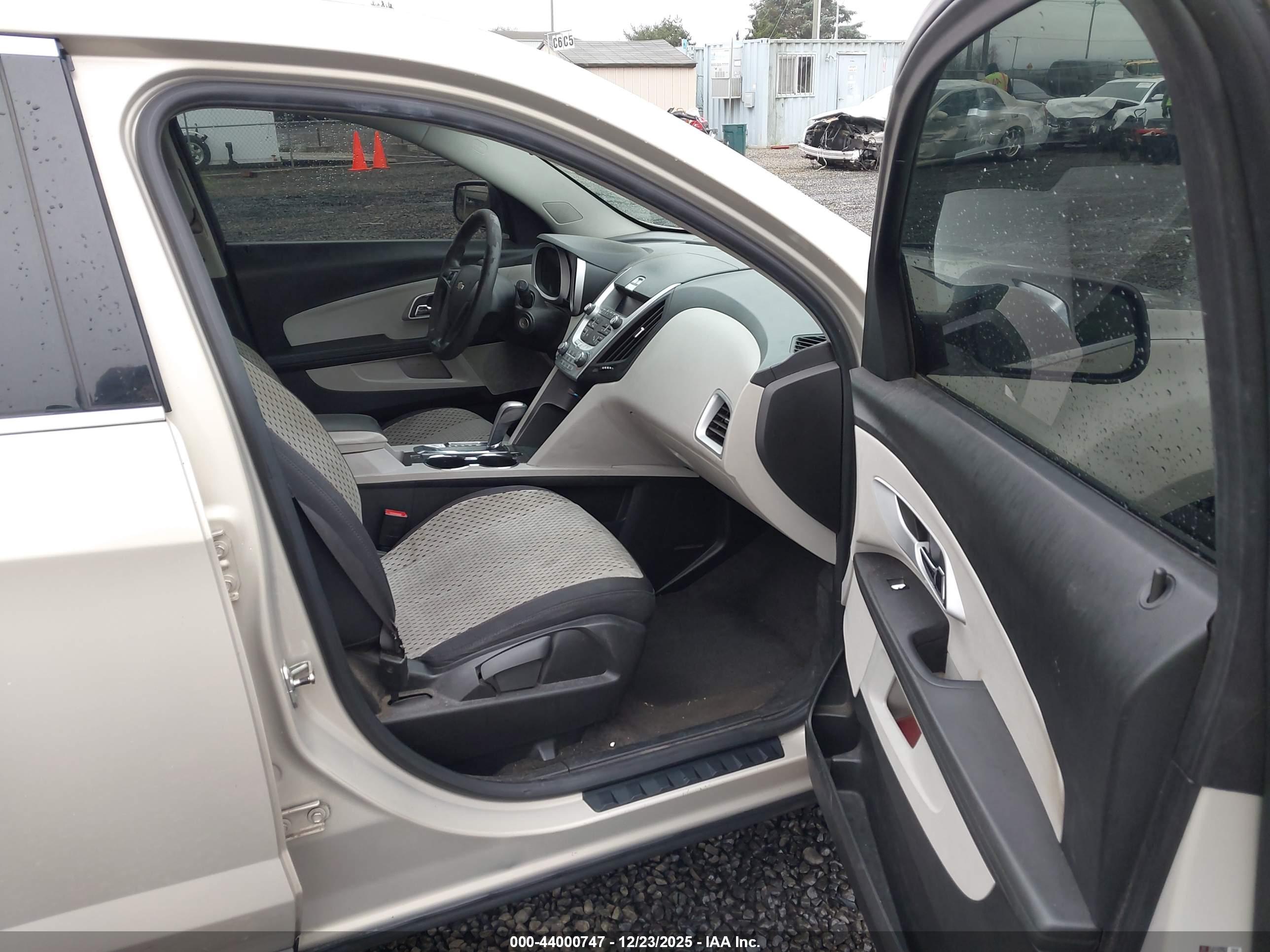 CHEVROLET EQUINOX image 5