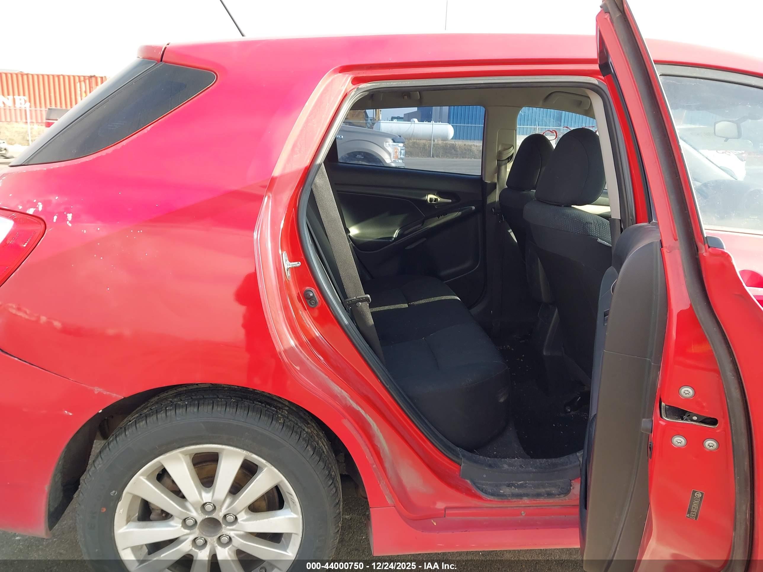 TOYOTA MATRIX image 8
