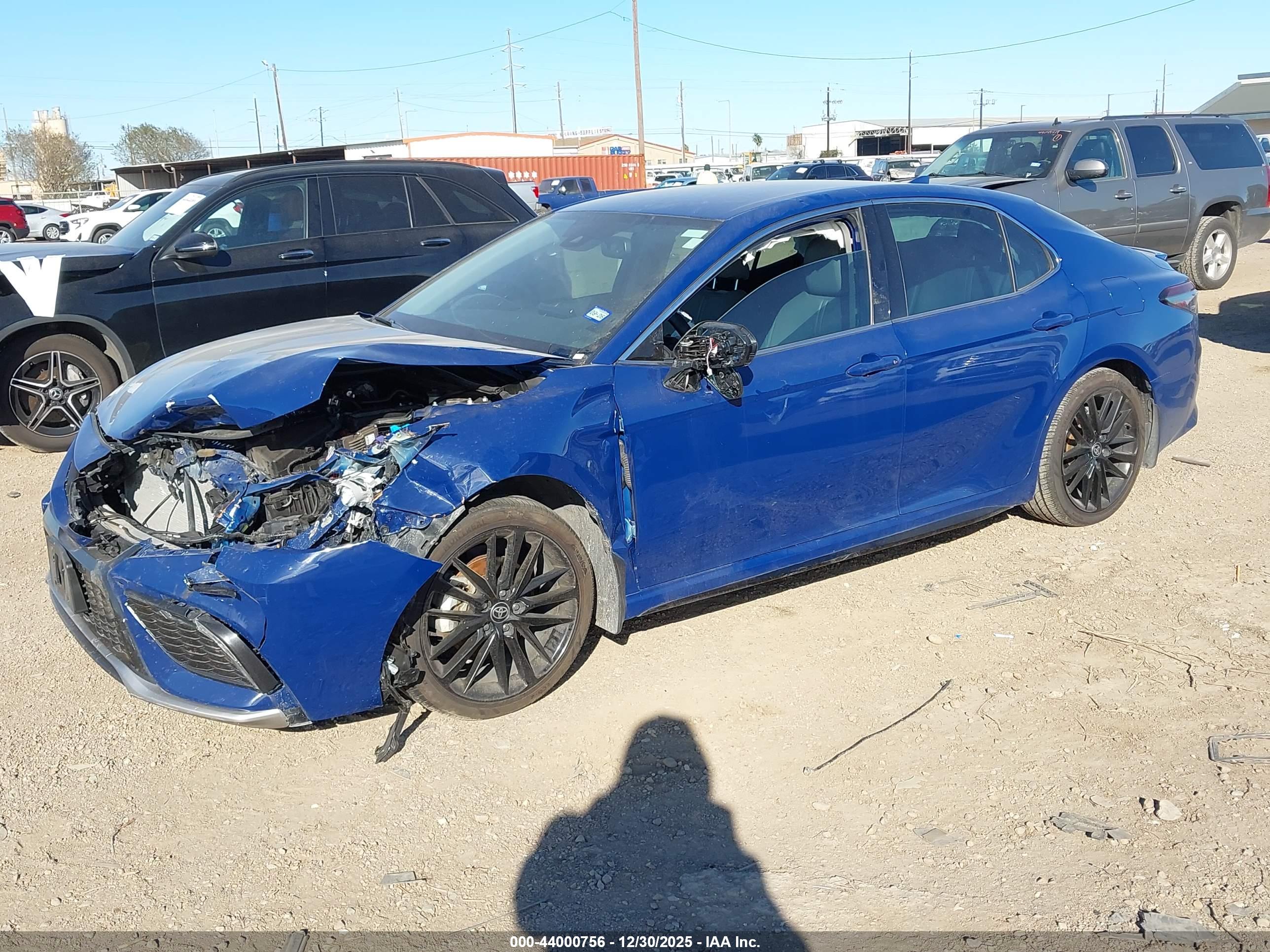 TOYOTA CAMRY image 2