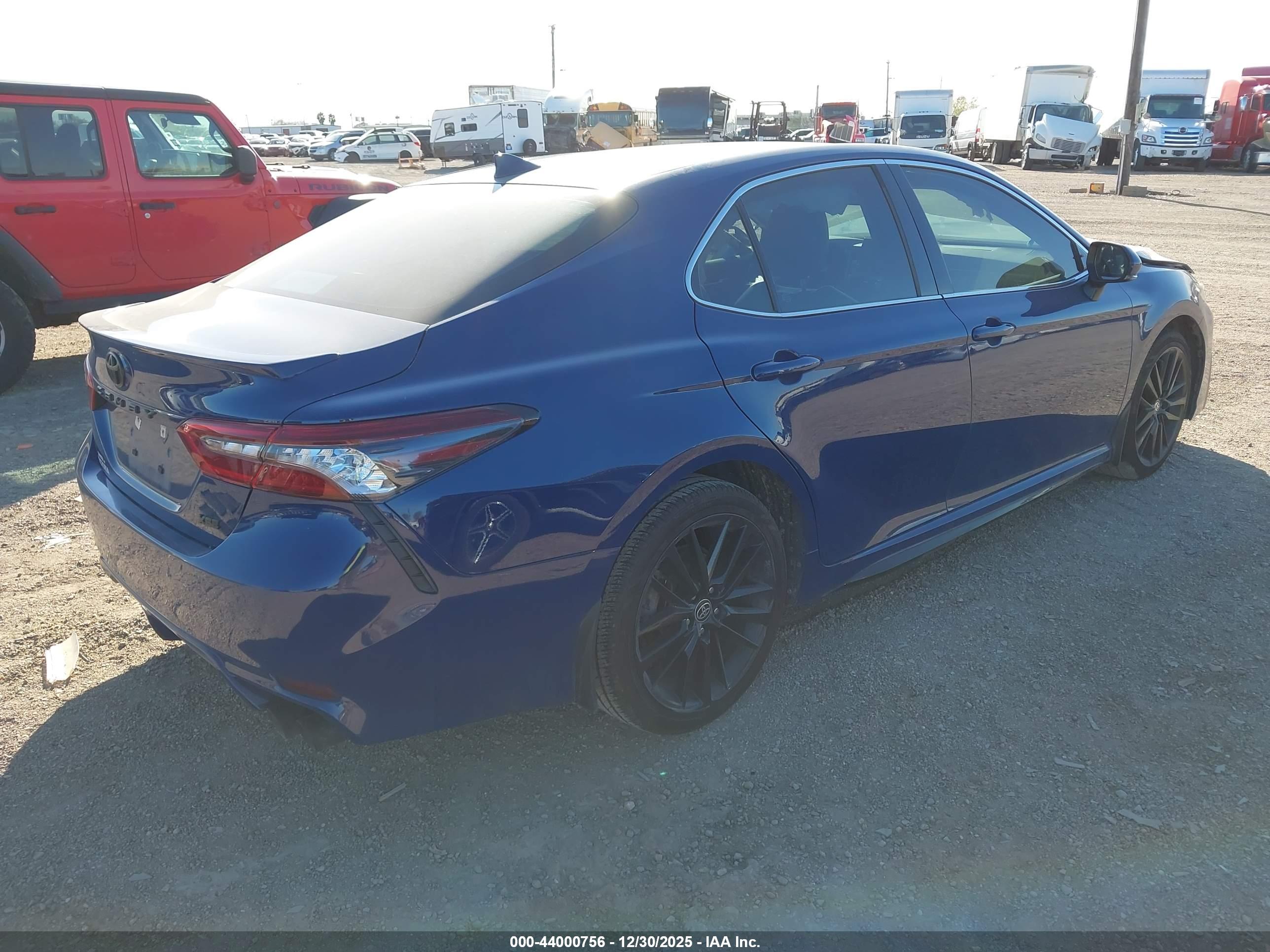 TOYOTA CAMRY image 4