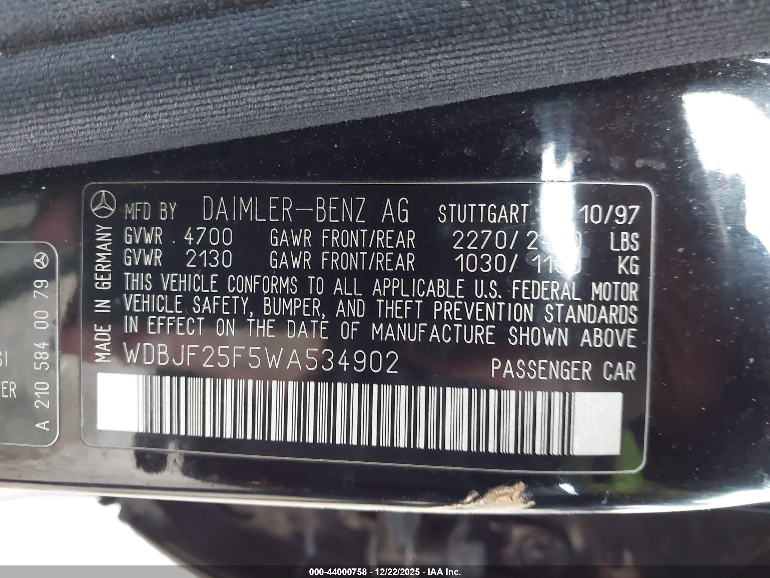 MERCEDES-BENZ E image 9