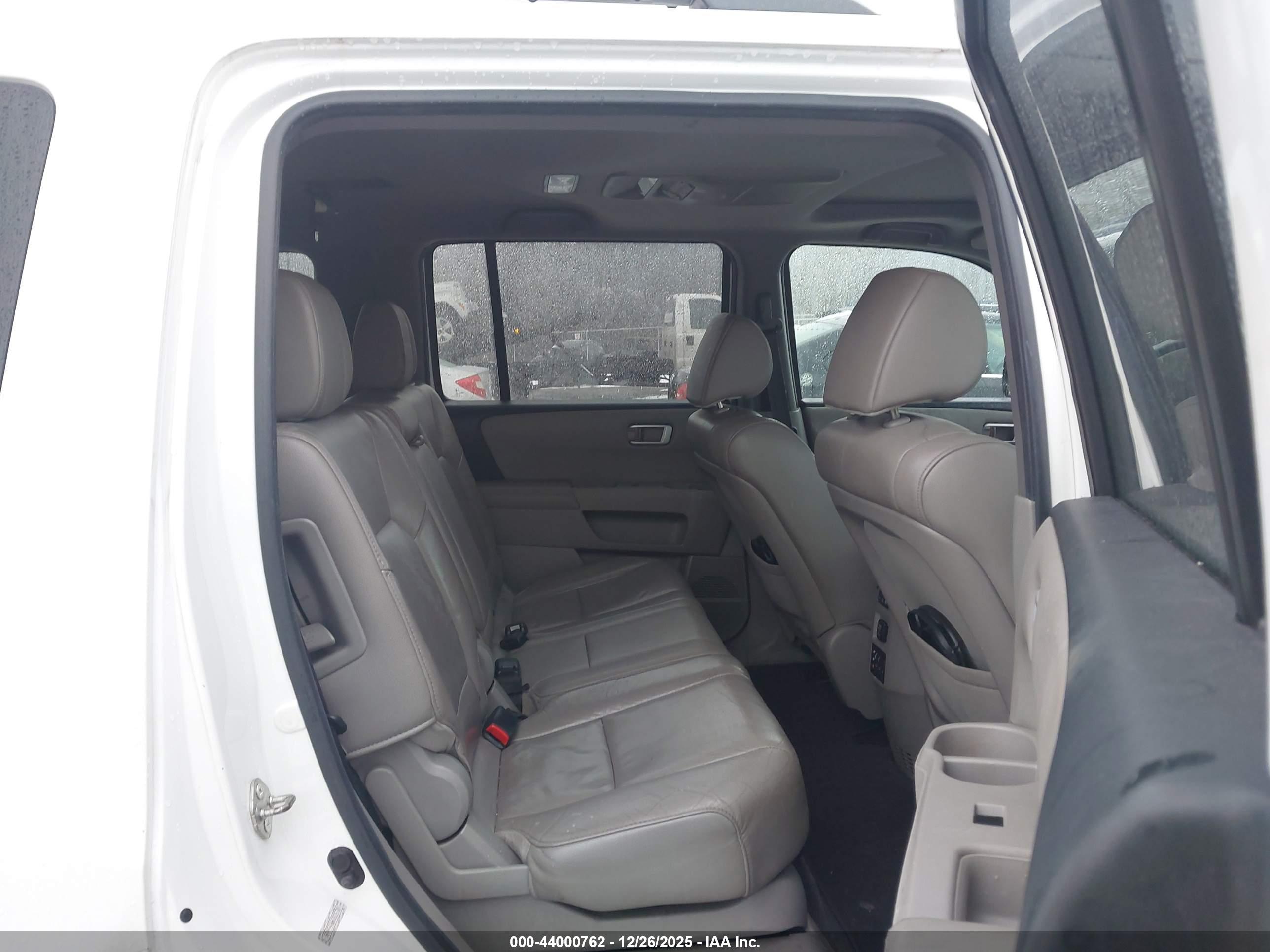 HONDA PILOT image 8
