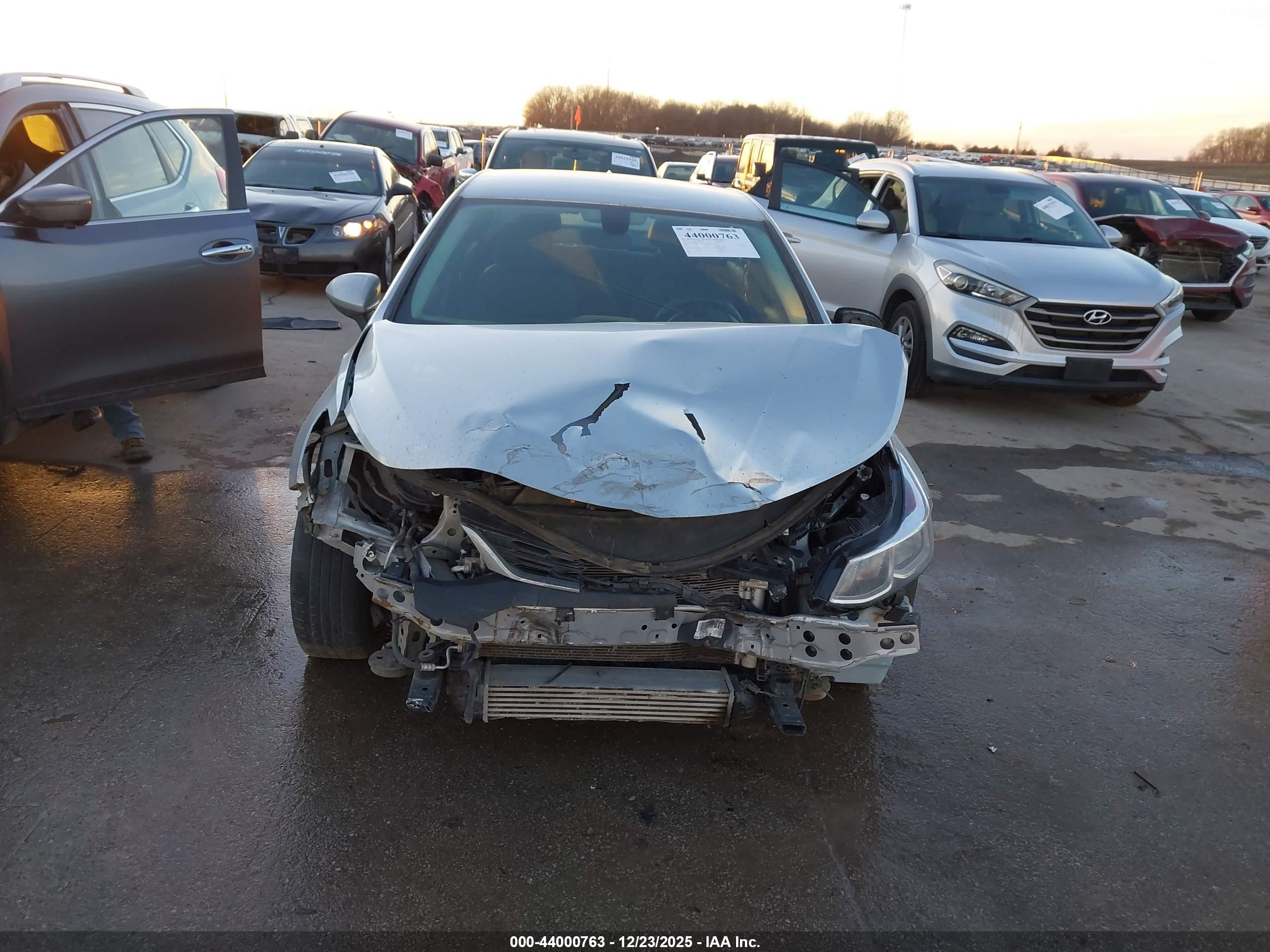 CHEVROLET CRUZE image 6