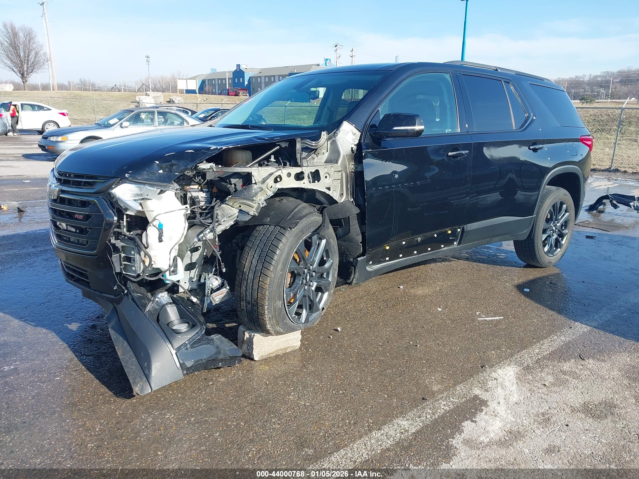 CHEVROLET TRAVERSE image 2
