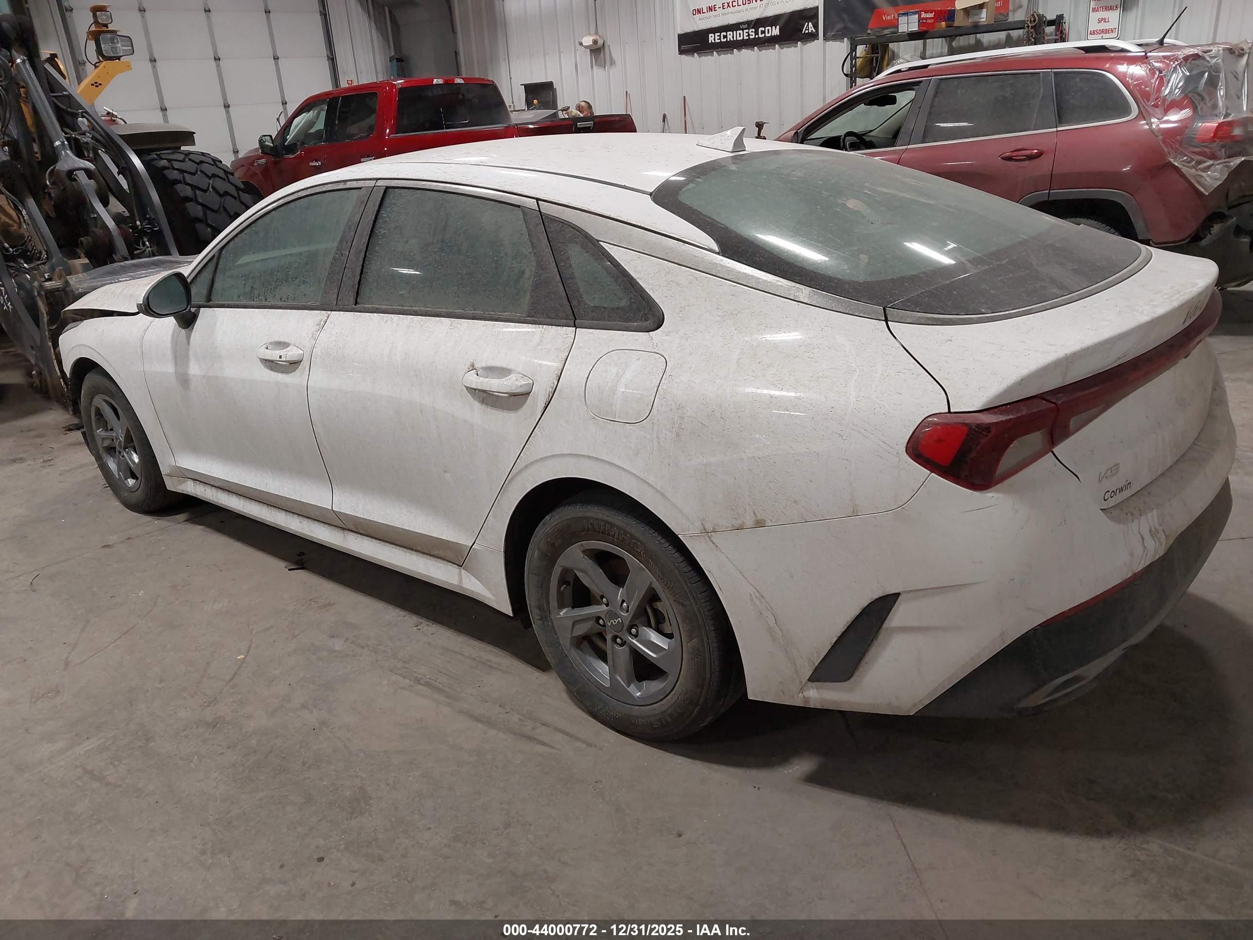 KIA K5 image 3