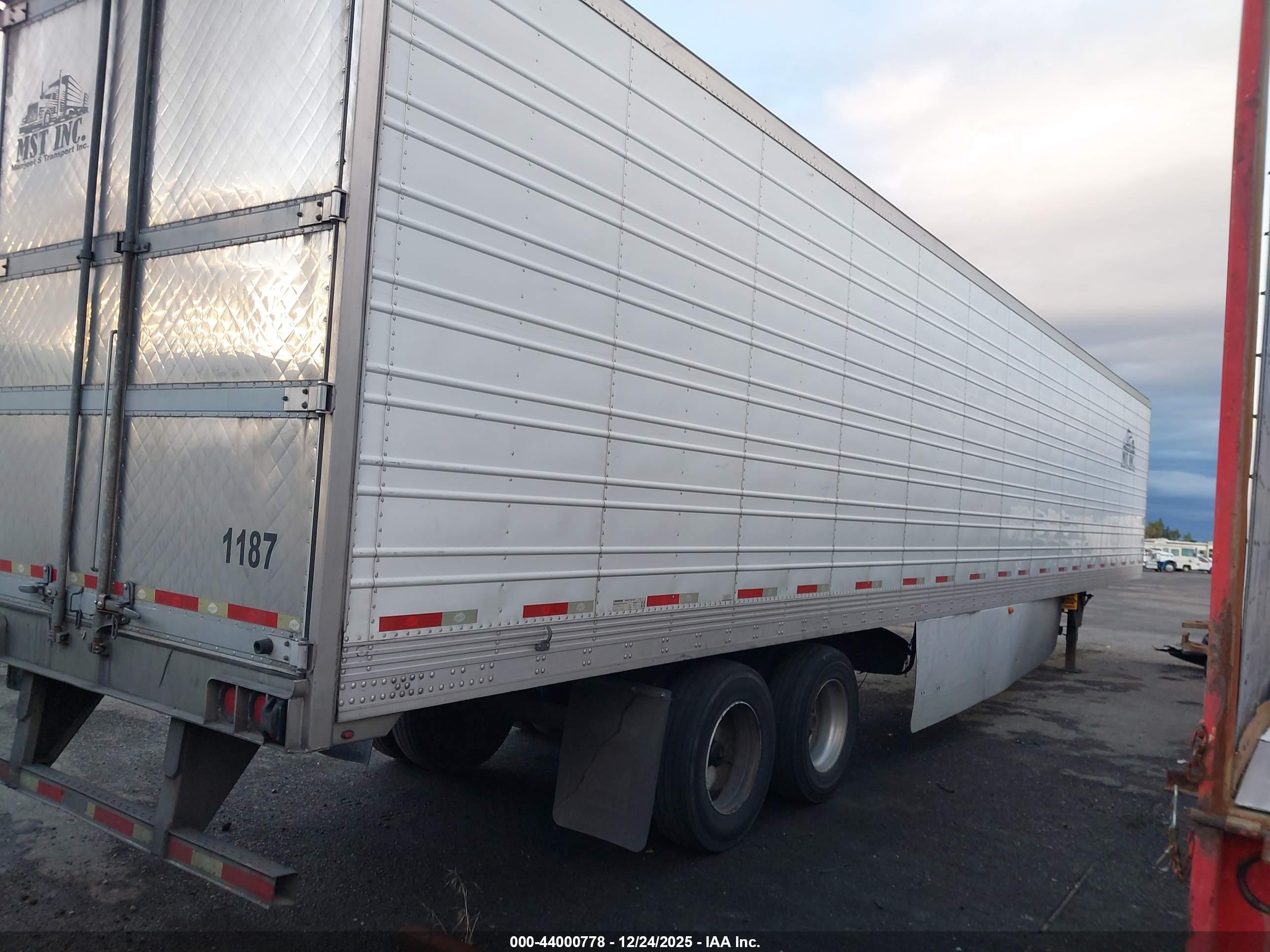 UTILITY TRAILER image 4